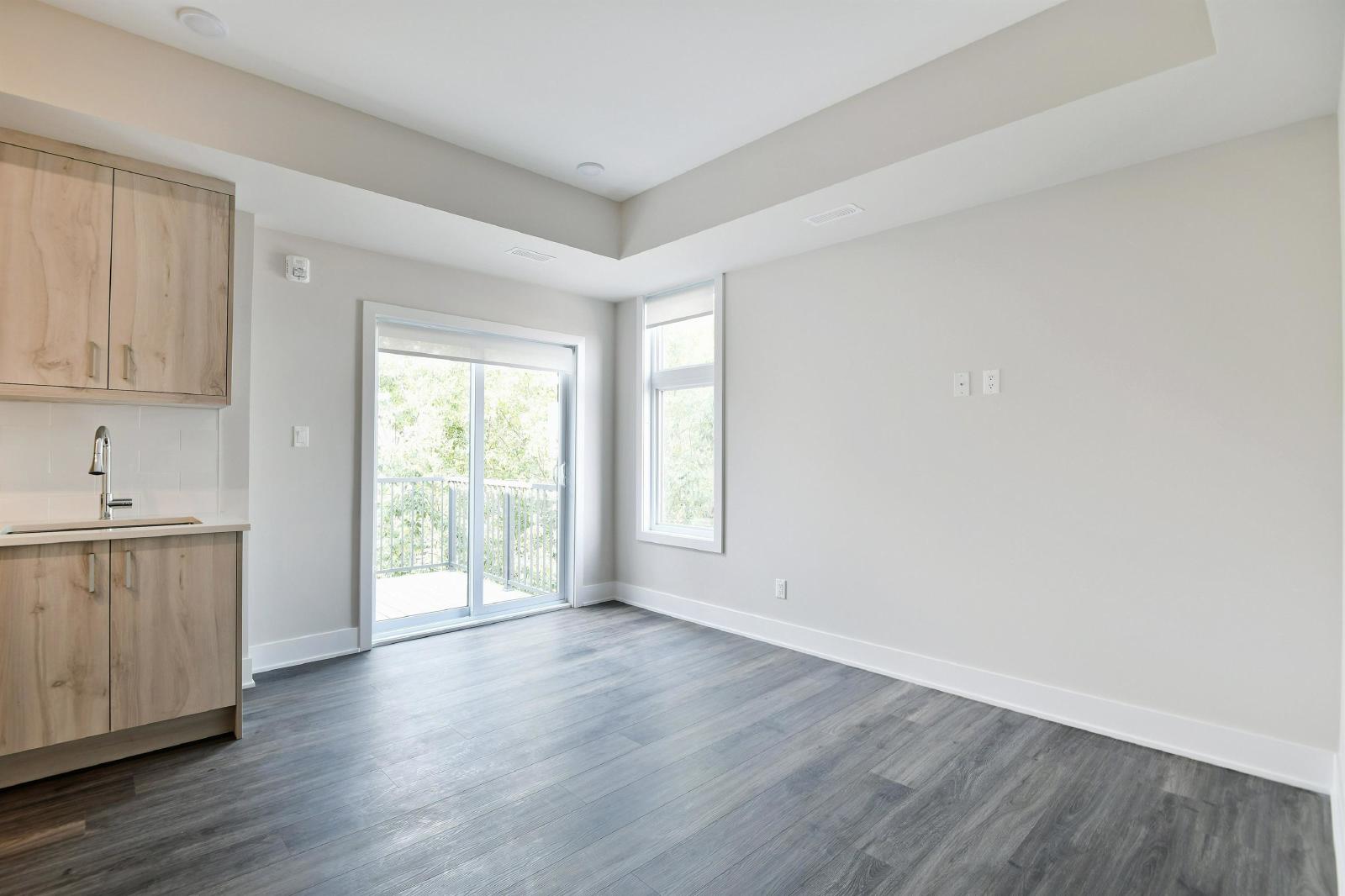 16 Champagne Avenue South - 305 property image