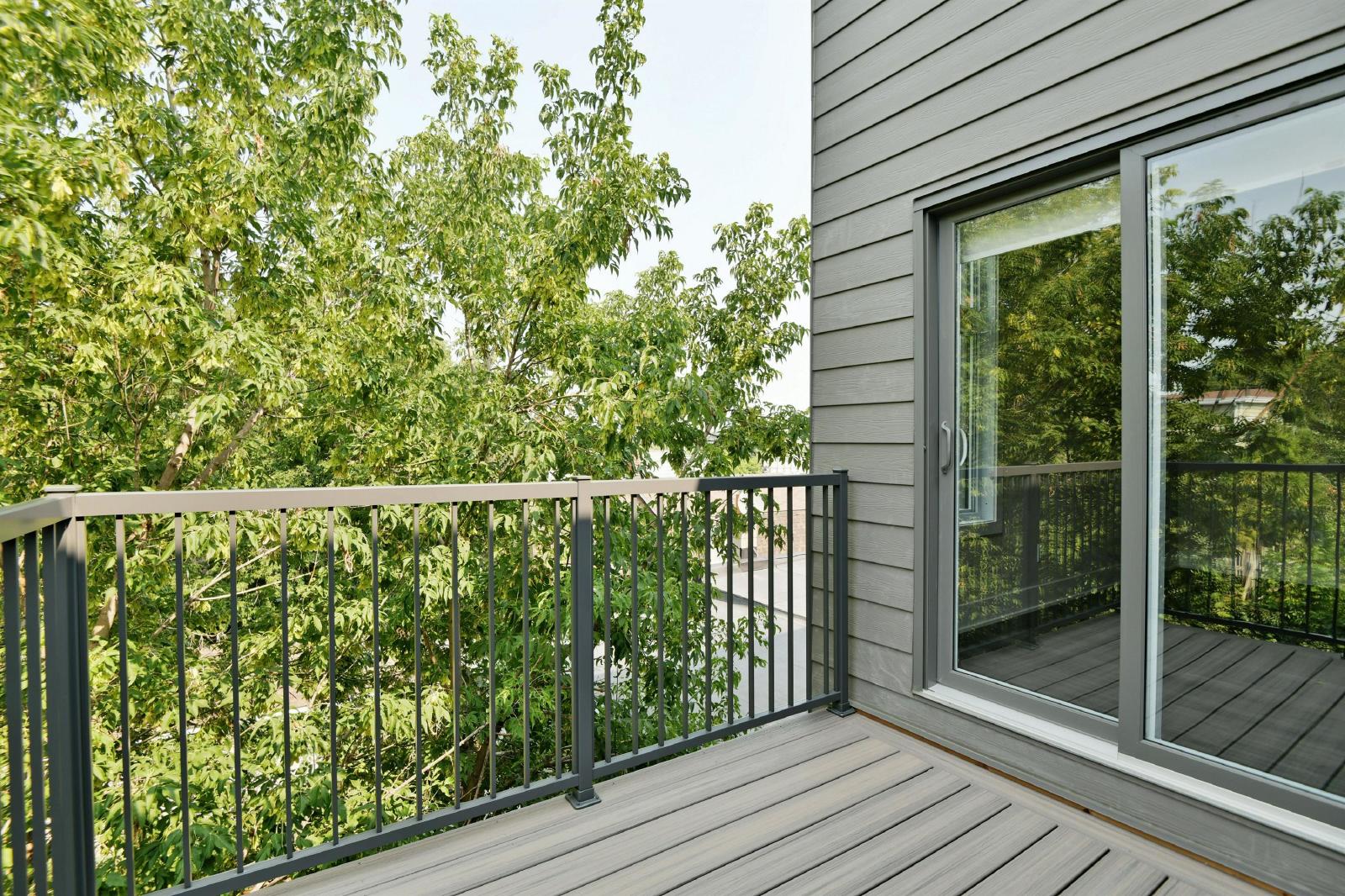 16 Champagne Avenue South - 305 property image