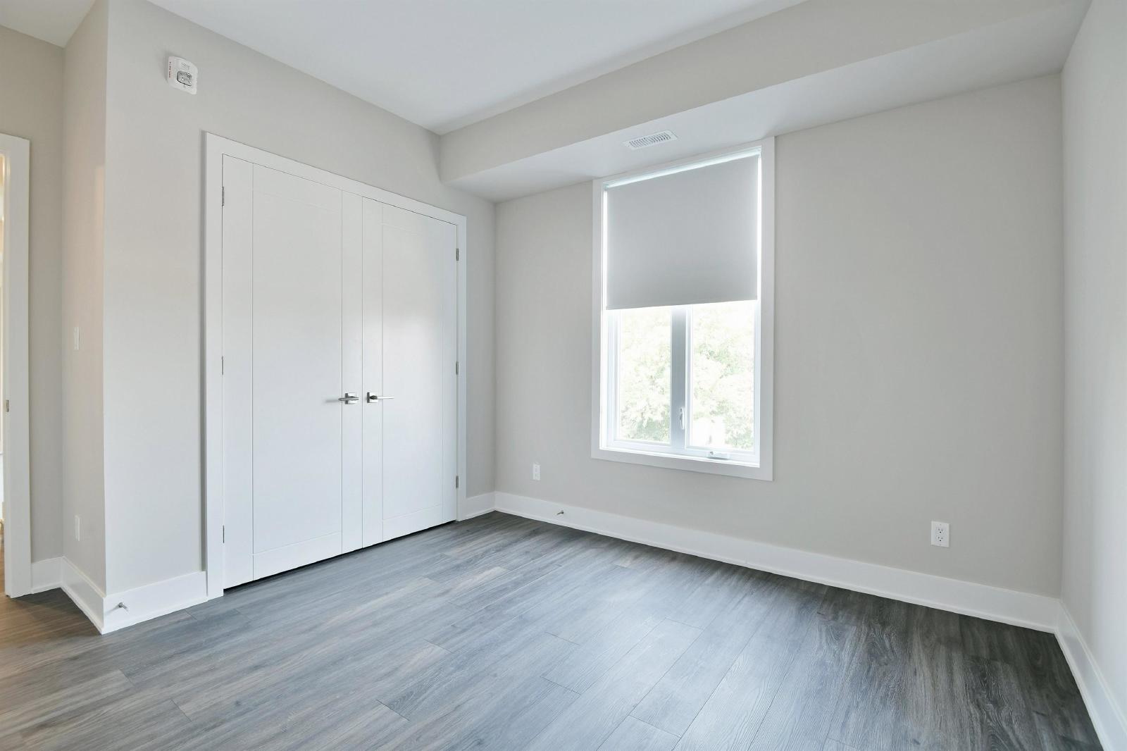 16 Champagne Avenue South - 305 property image