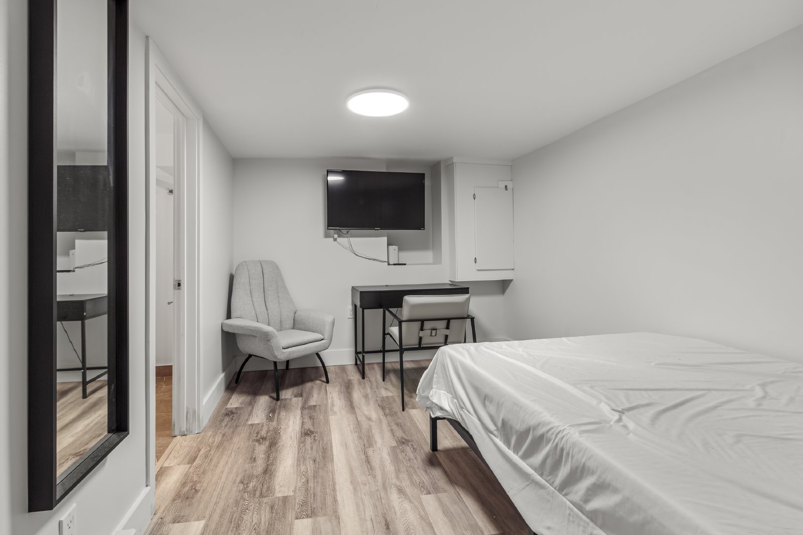 255 Somerset Street East - 1 property image