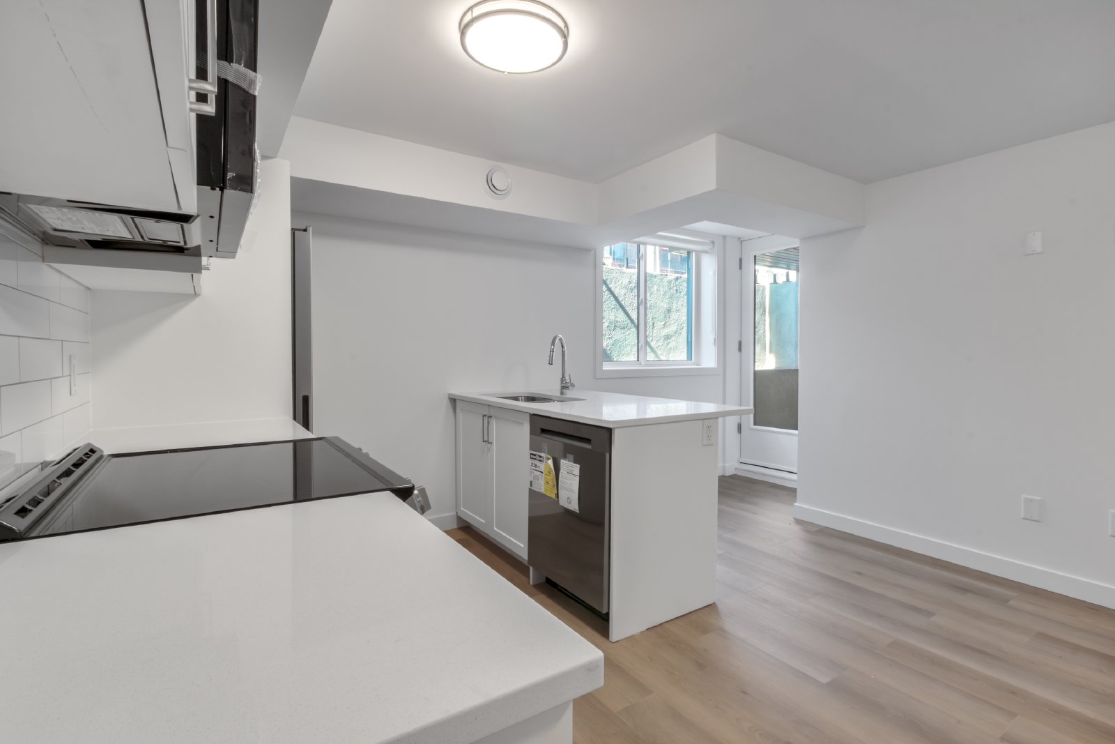 294 Somerset Street East - 402 property image