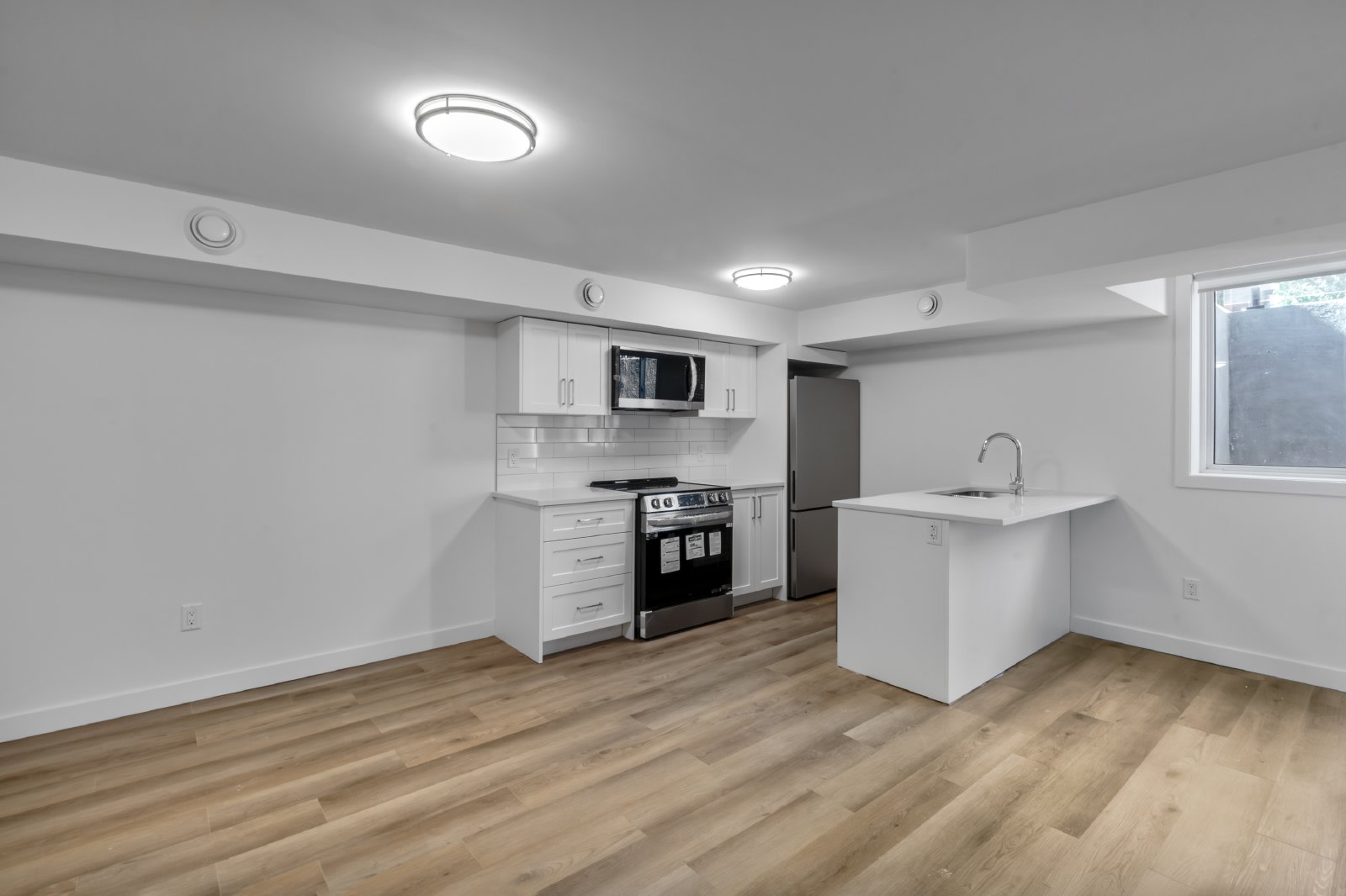 294 Somerset Street East - 402 property image