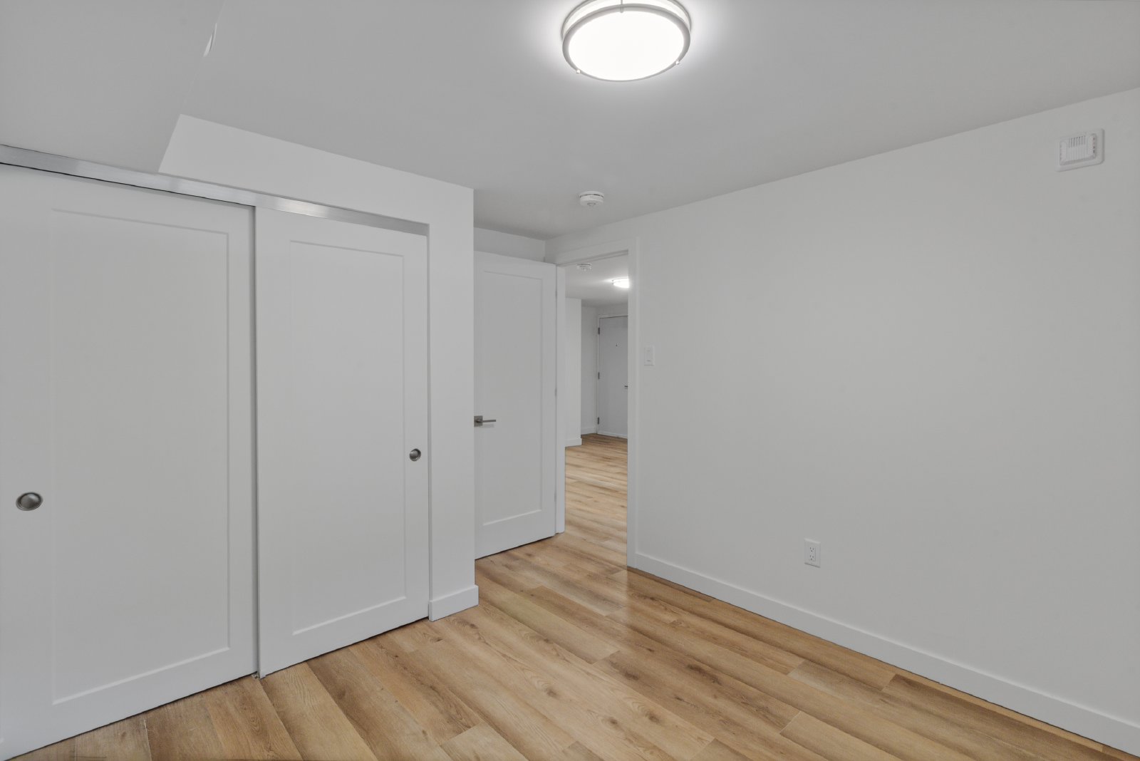 294 Somerset Street East - 402 property image