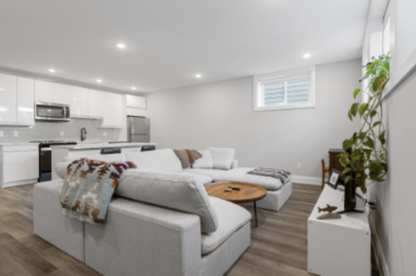 425 Ravenhill Avenue - 4 property image