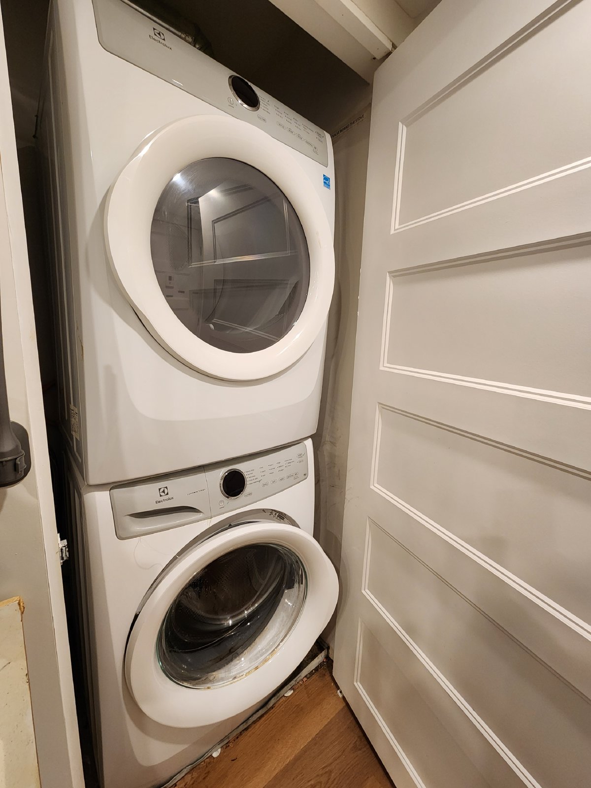 689 Churchill Avenue North - 103 property image