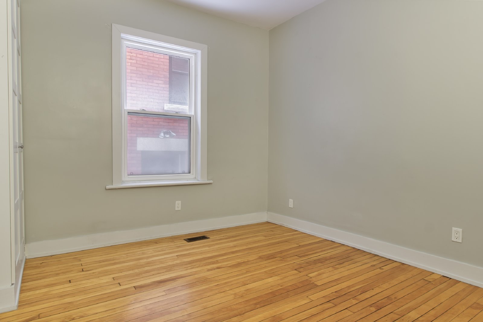 72 Fifth Avenue - 1 property image