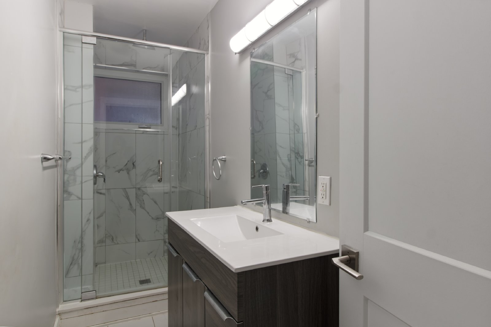 72 Fifth Avenue - 1 property image