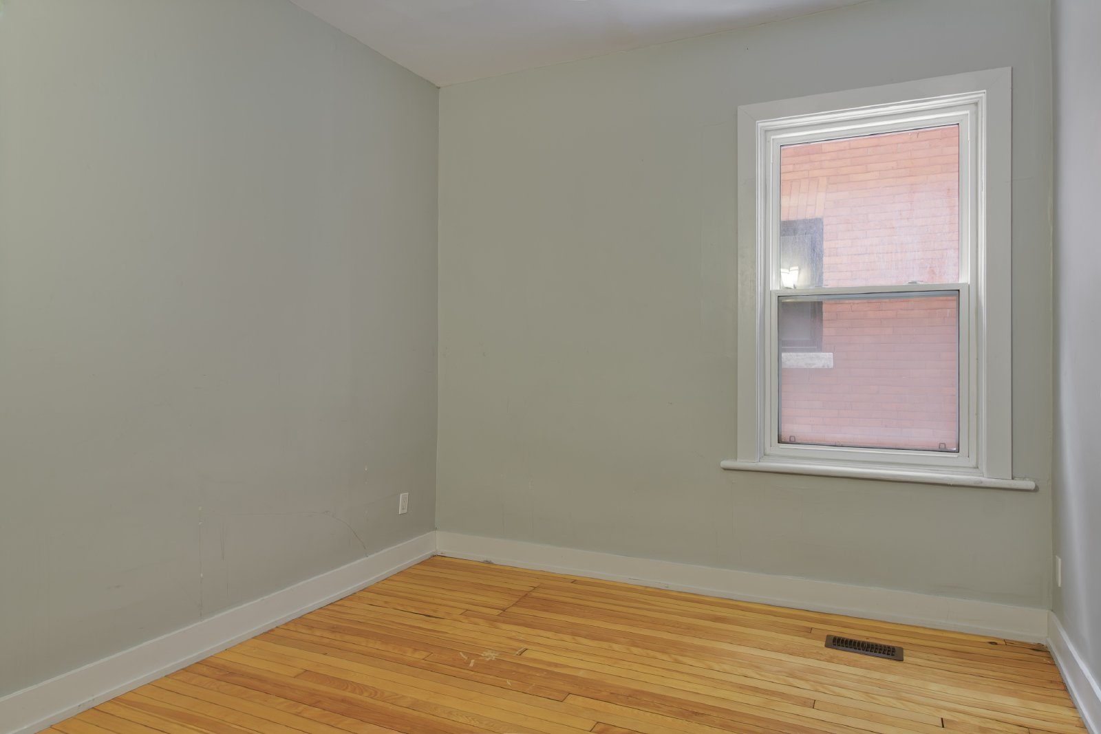 72 Fifth Avenue - 1 property image