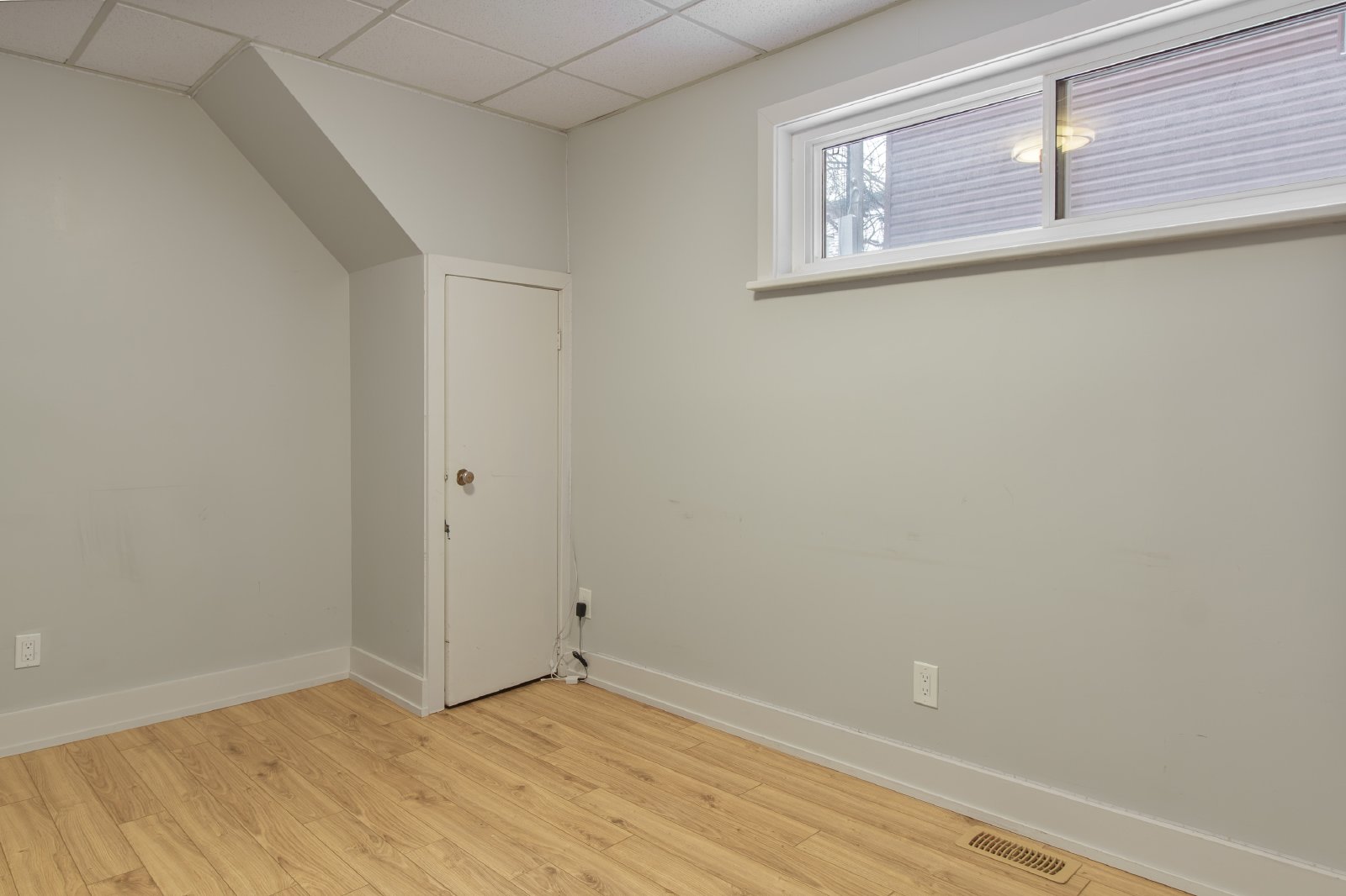 72 Fifth Avenue - 1 property image