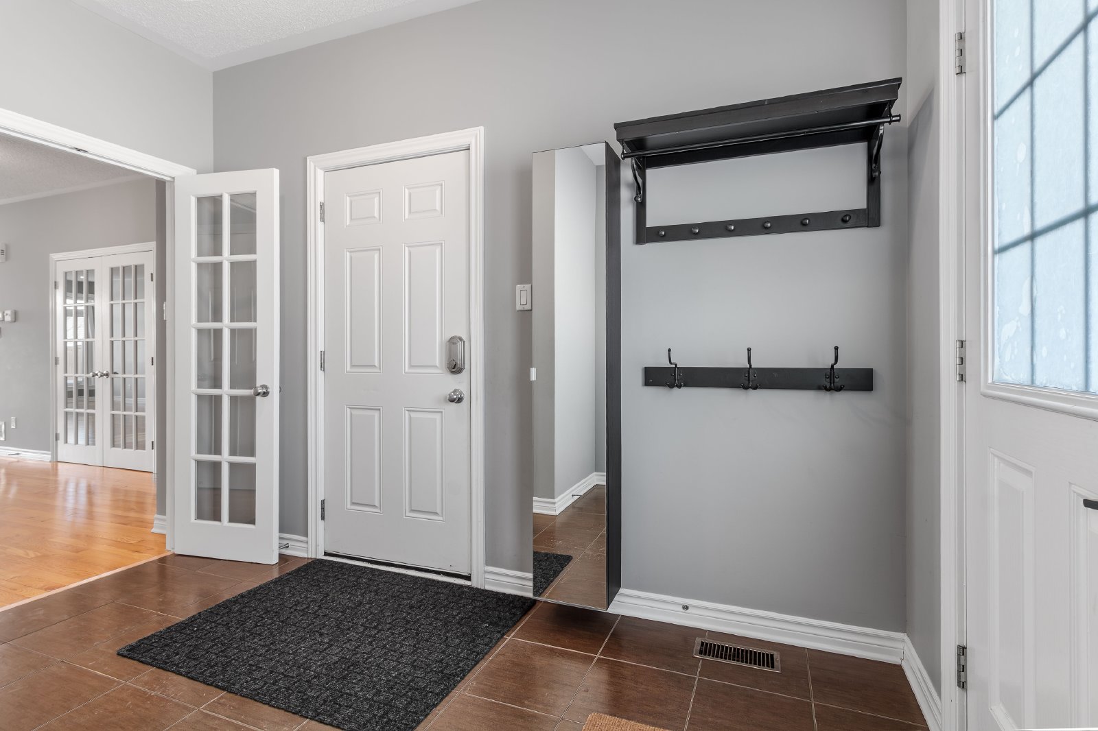 516 Carina Crescent - 1 property image