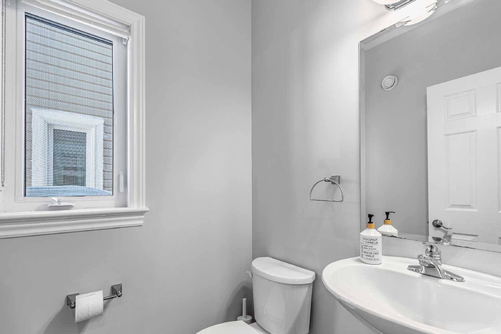 516 Carina Crescent - 1 property image