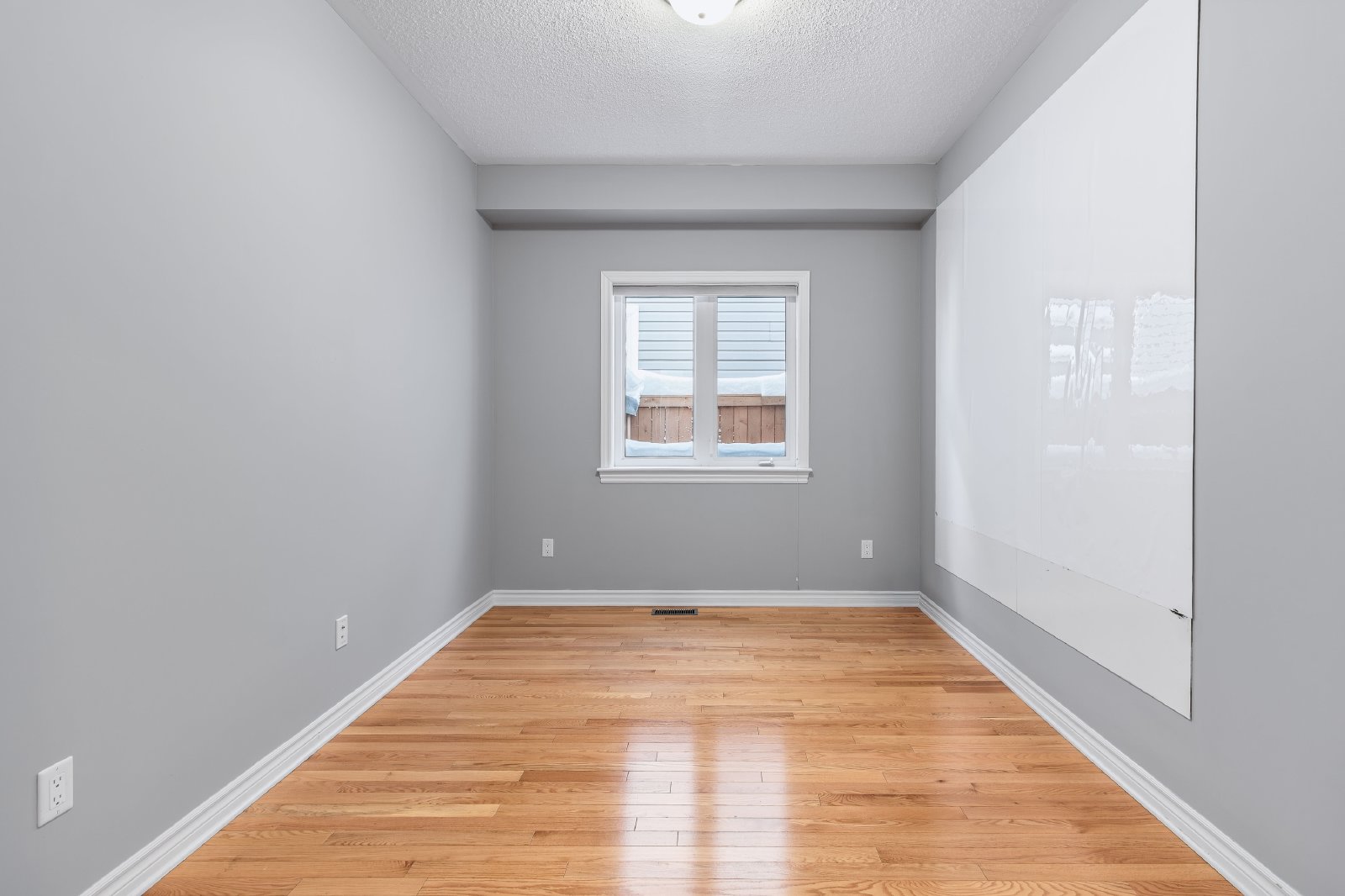 516 Carina Crescent - 1 property image