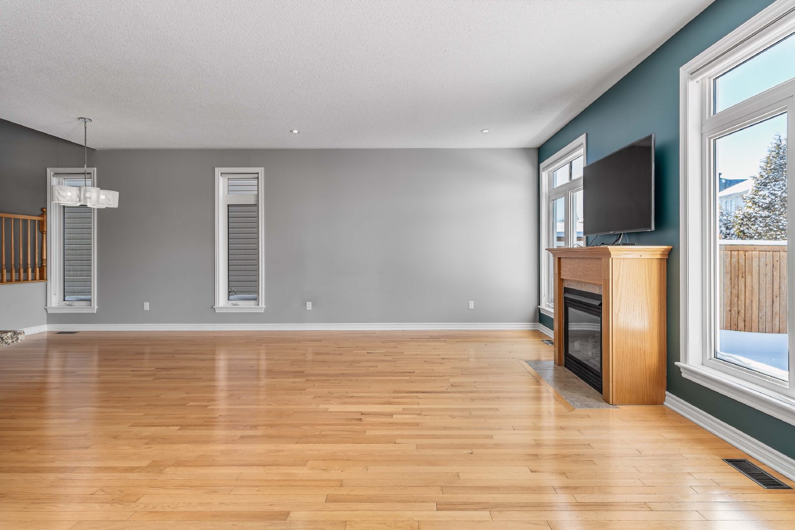 516 Carina Crescent - 1 property image