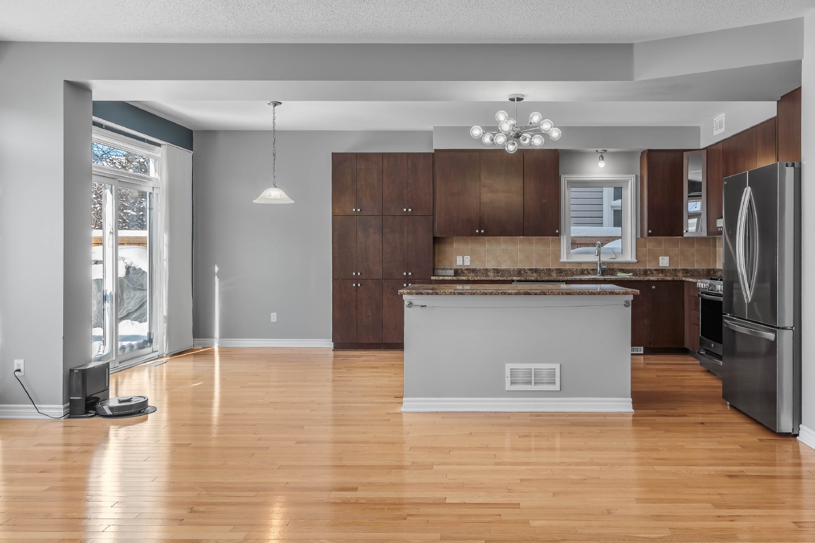 516 Carina Crescent - 1 property image