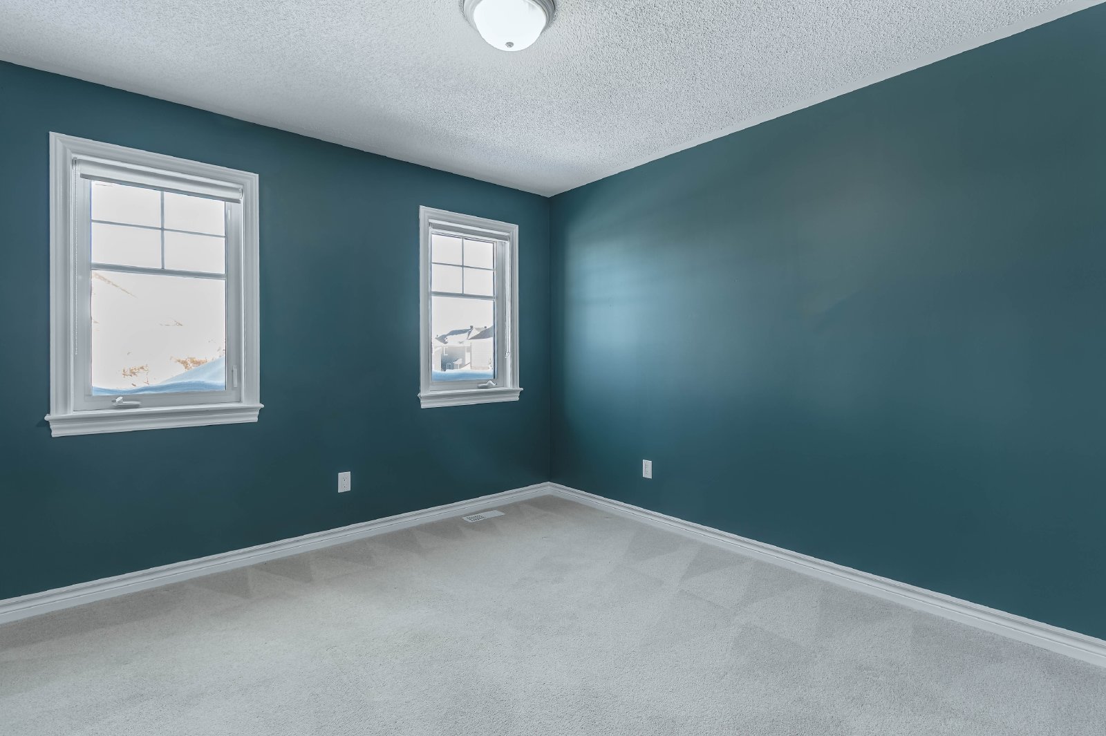 516 Carina Crescent - 1 property image