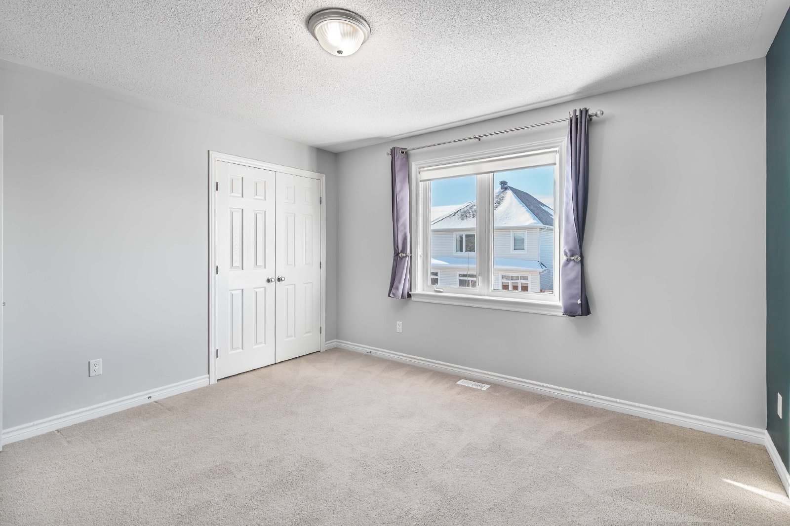 516 Carina Crescent - 1 property image