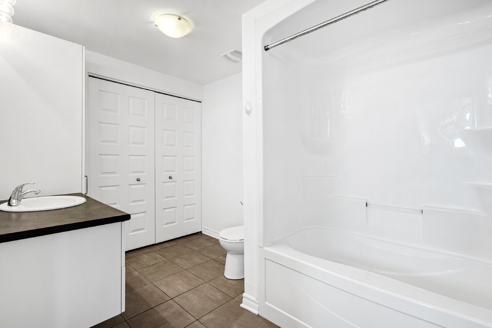 500 Ovana Crescent - 1B property image