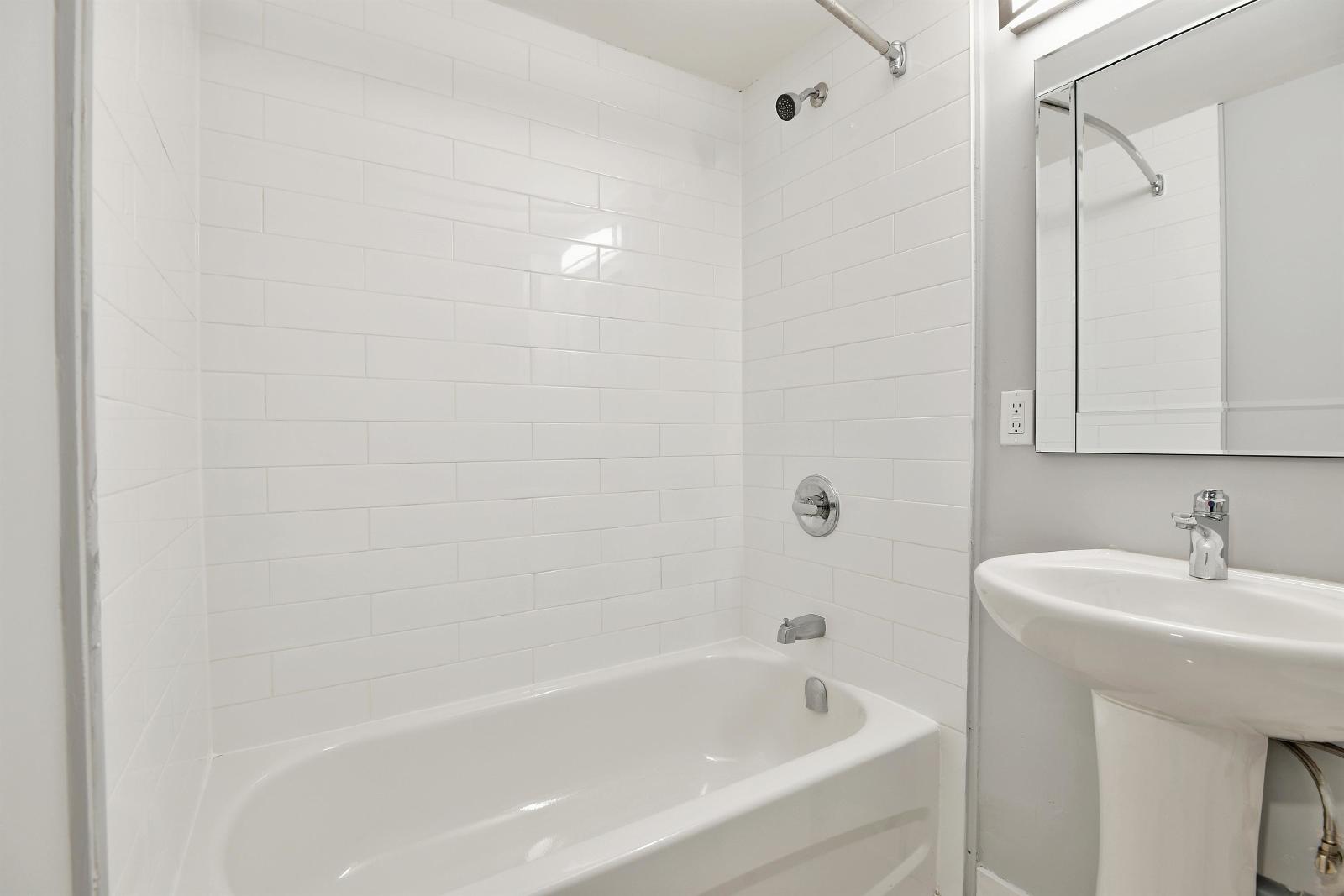 420 Gilmour Street - 601 property image