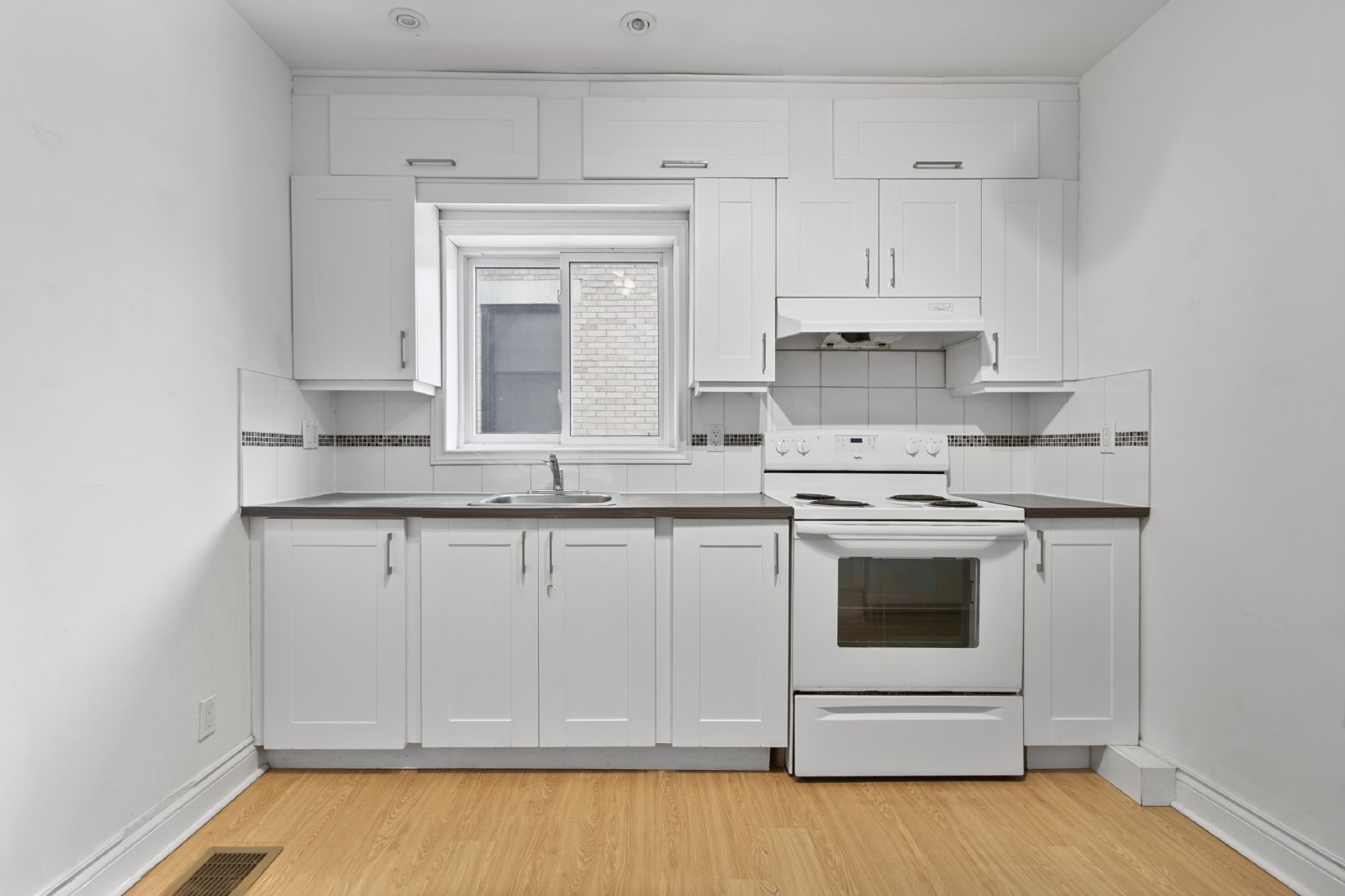 583 Mcleod - Unit 1 property image