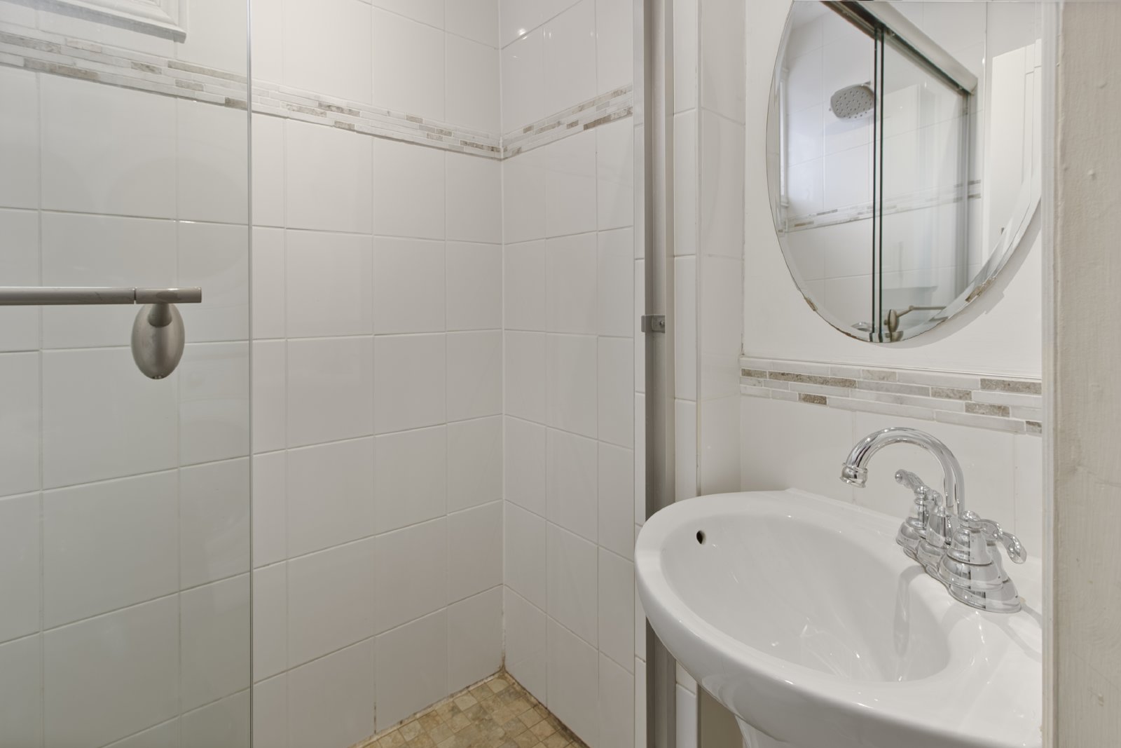 583 Mcleod - Unit 1 property image