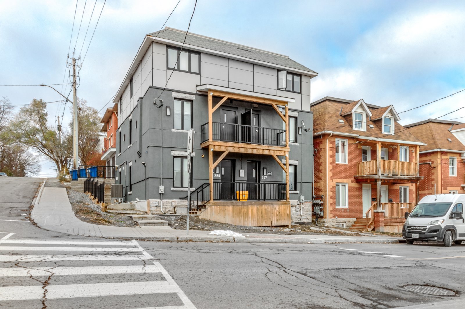 255 Somerset Street East - 4 property image
