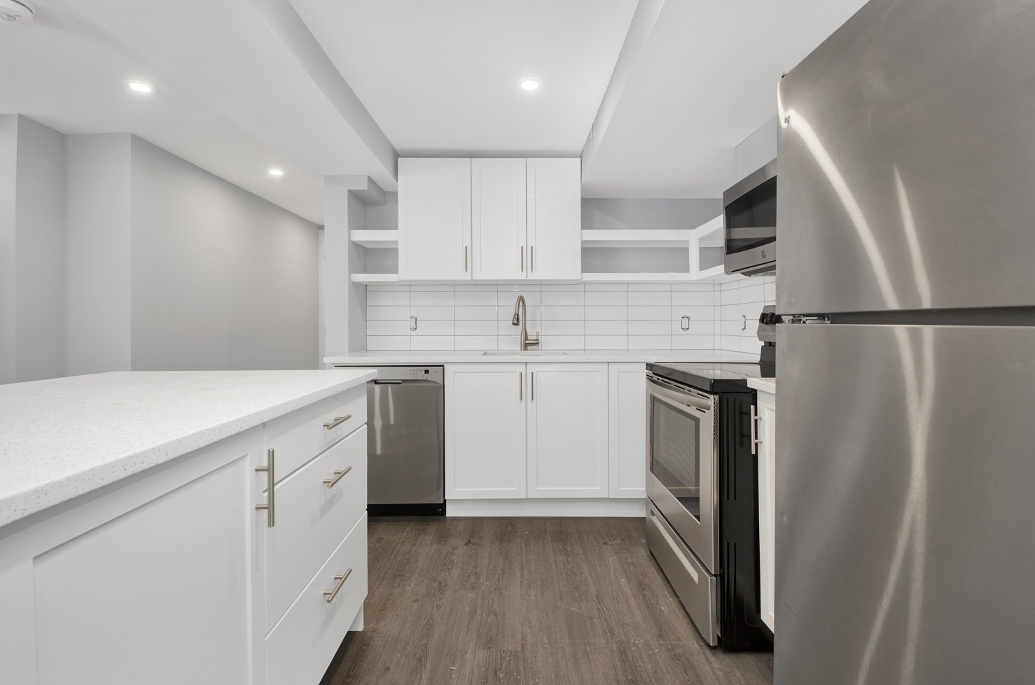 868 Maplewood Avenue - 2 property image