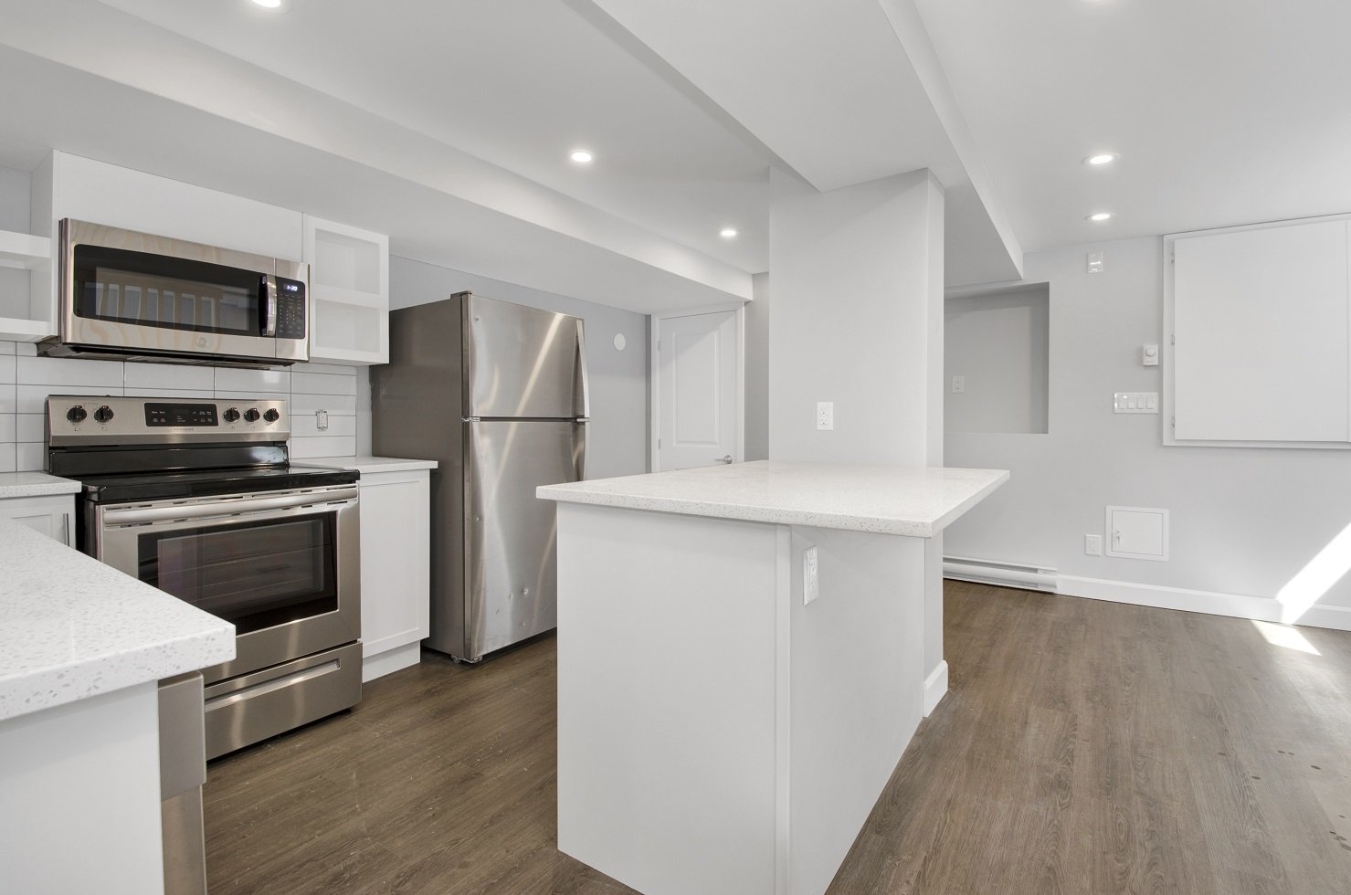 868 Maplewood Avenue - 2 property image