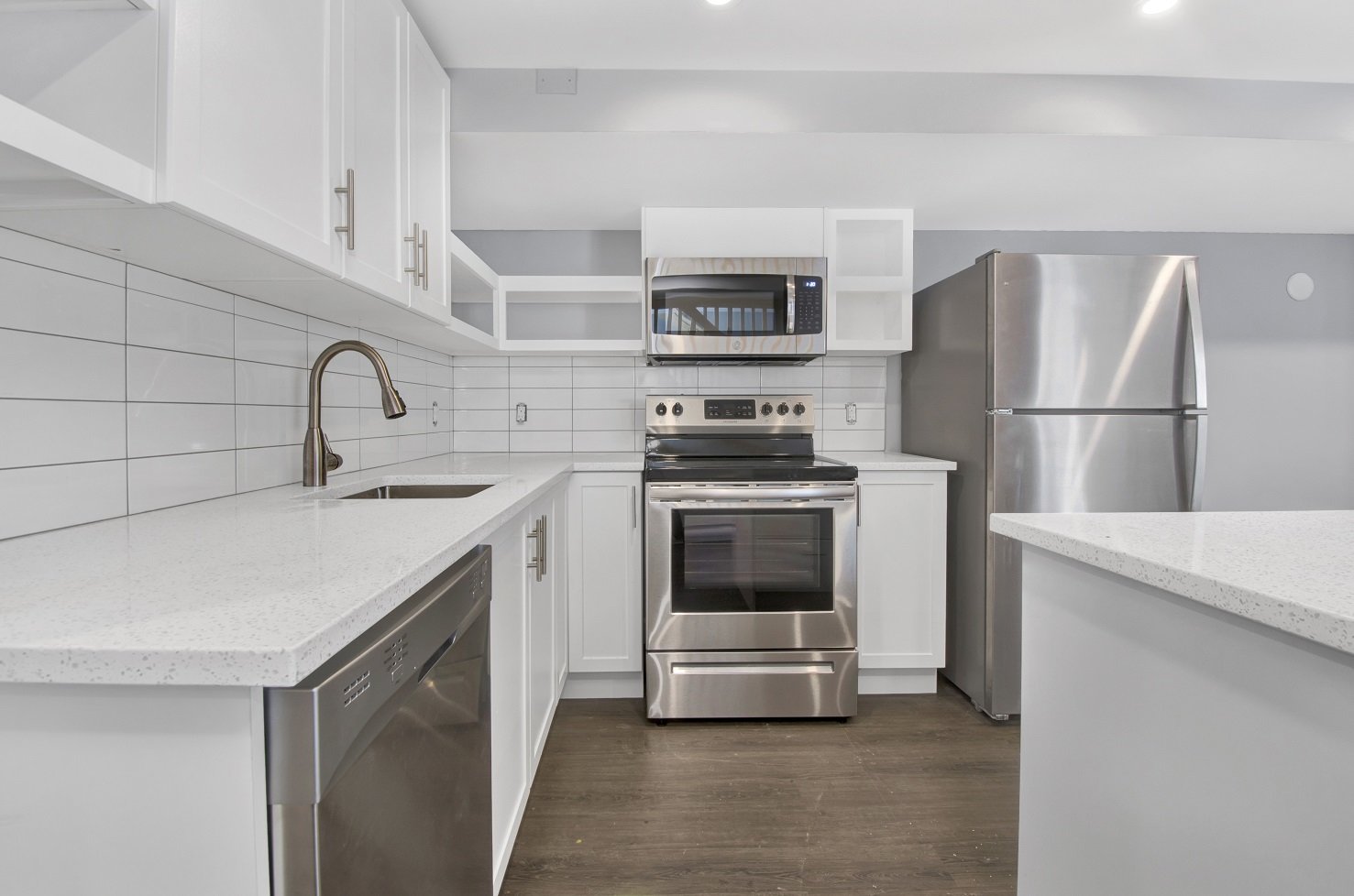 868 Maplewood Avenue - 2 property image