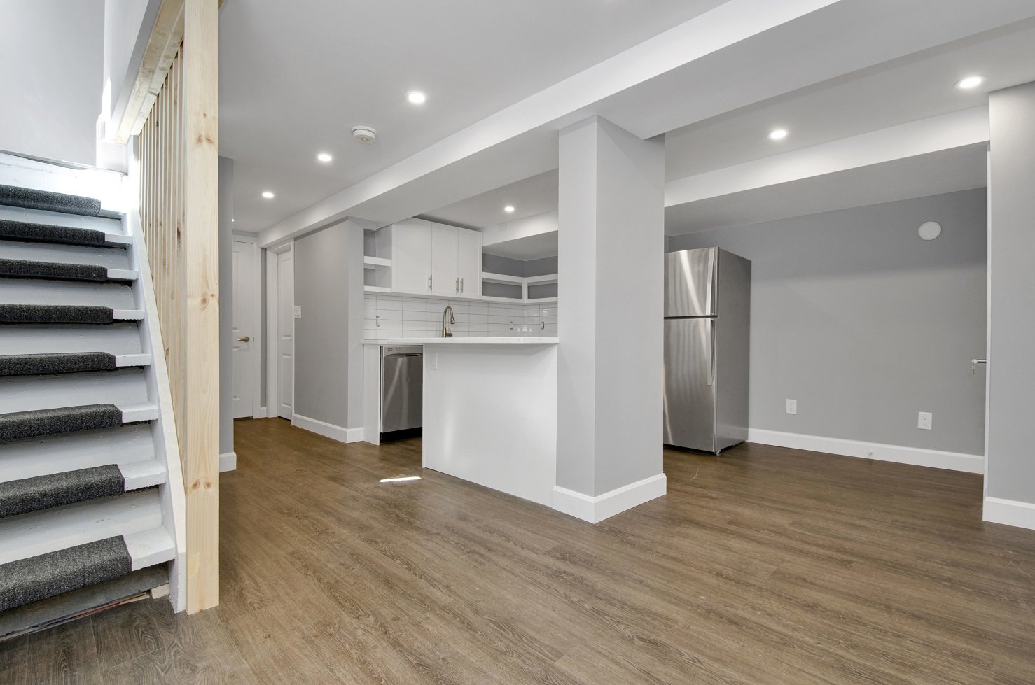 868 Maplewood Avenue - 2 property image