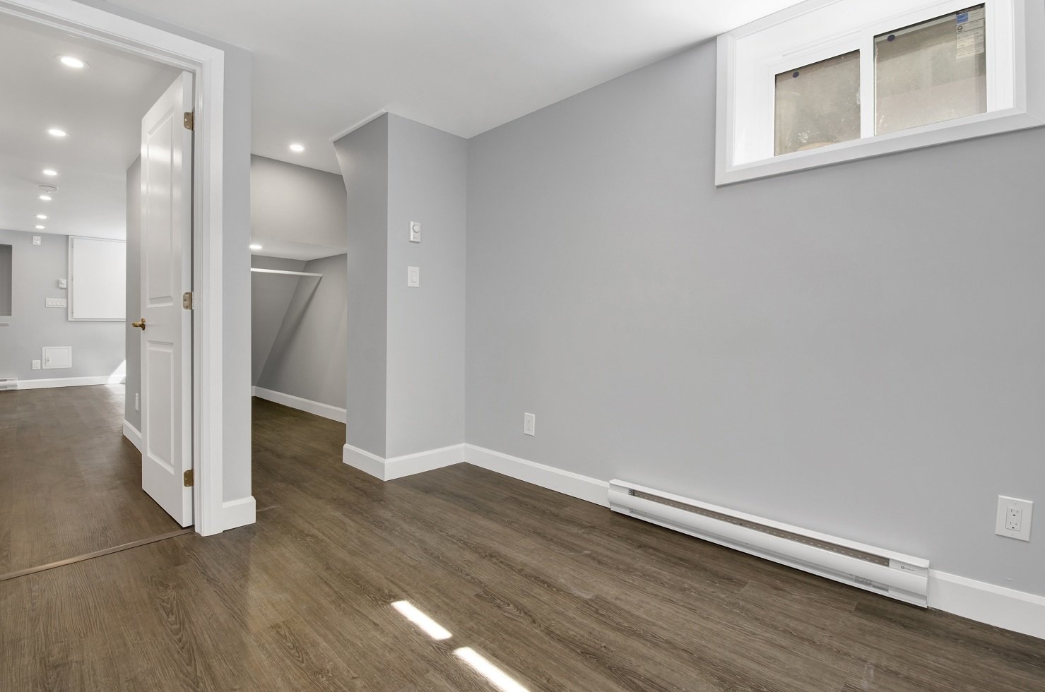 868 Maplewood Avenue - 2 property image