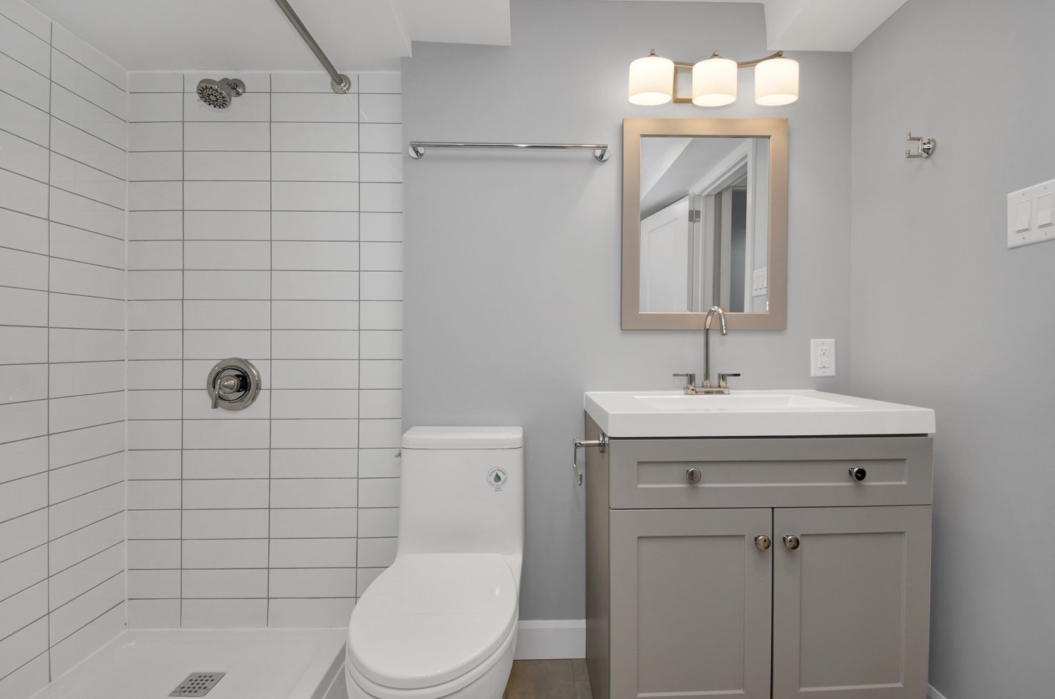 868 Maplewood Avenue - 2 property image