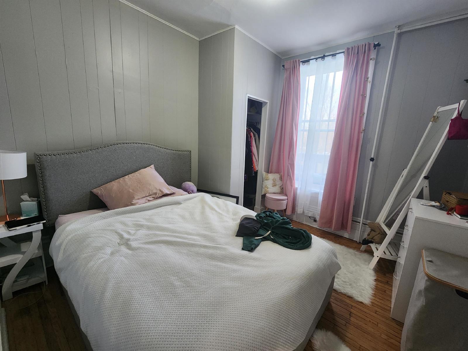 379 Bronson Avenue - 2 property image