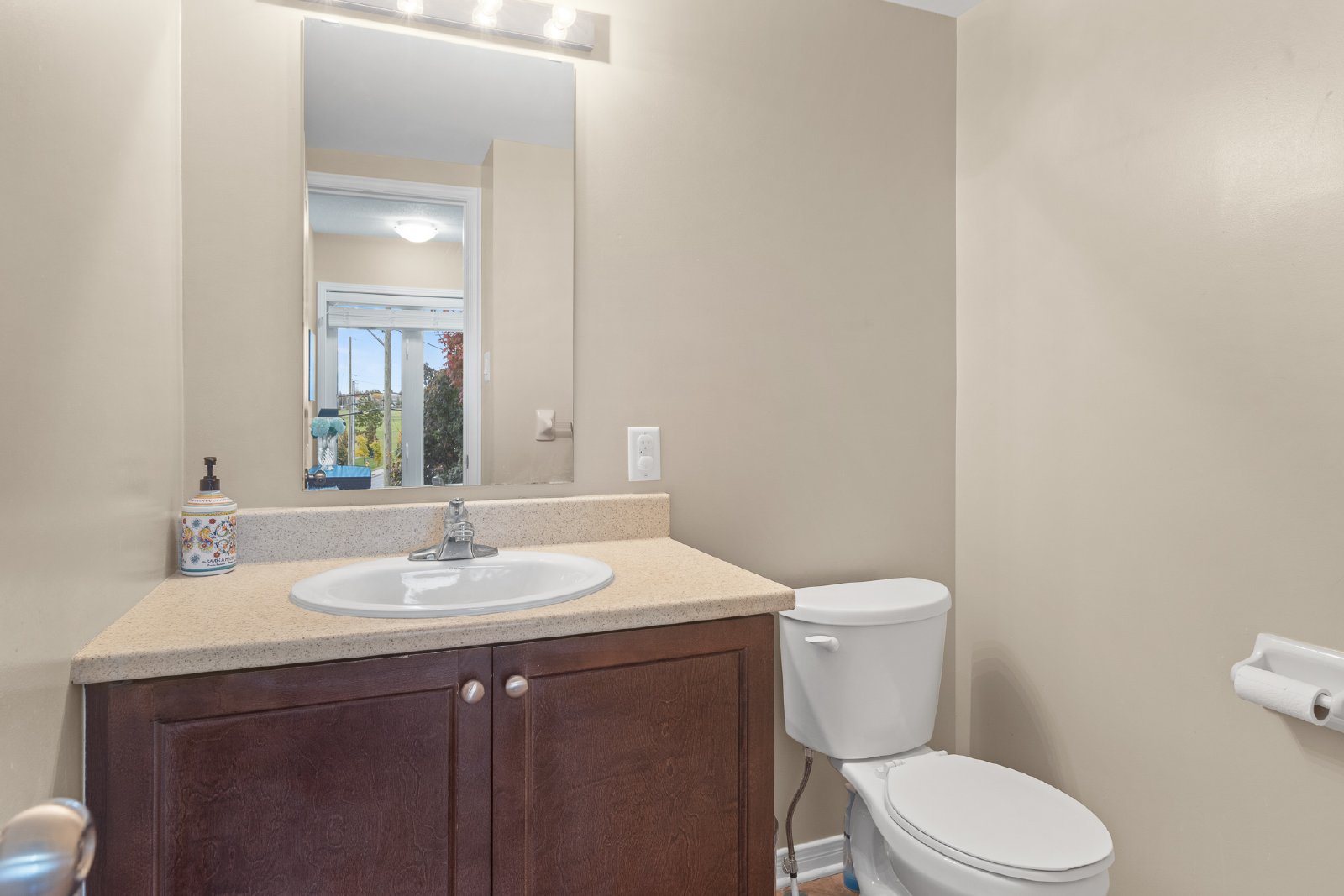 352 Gotham Private - 1 property image
