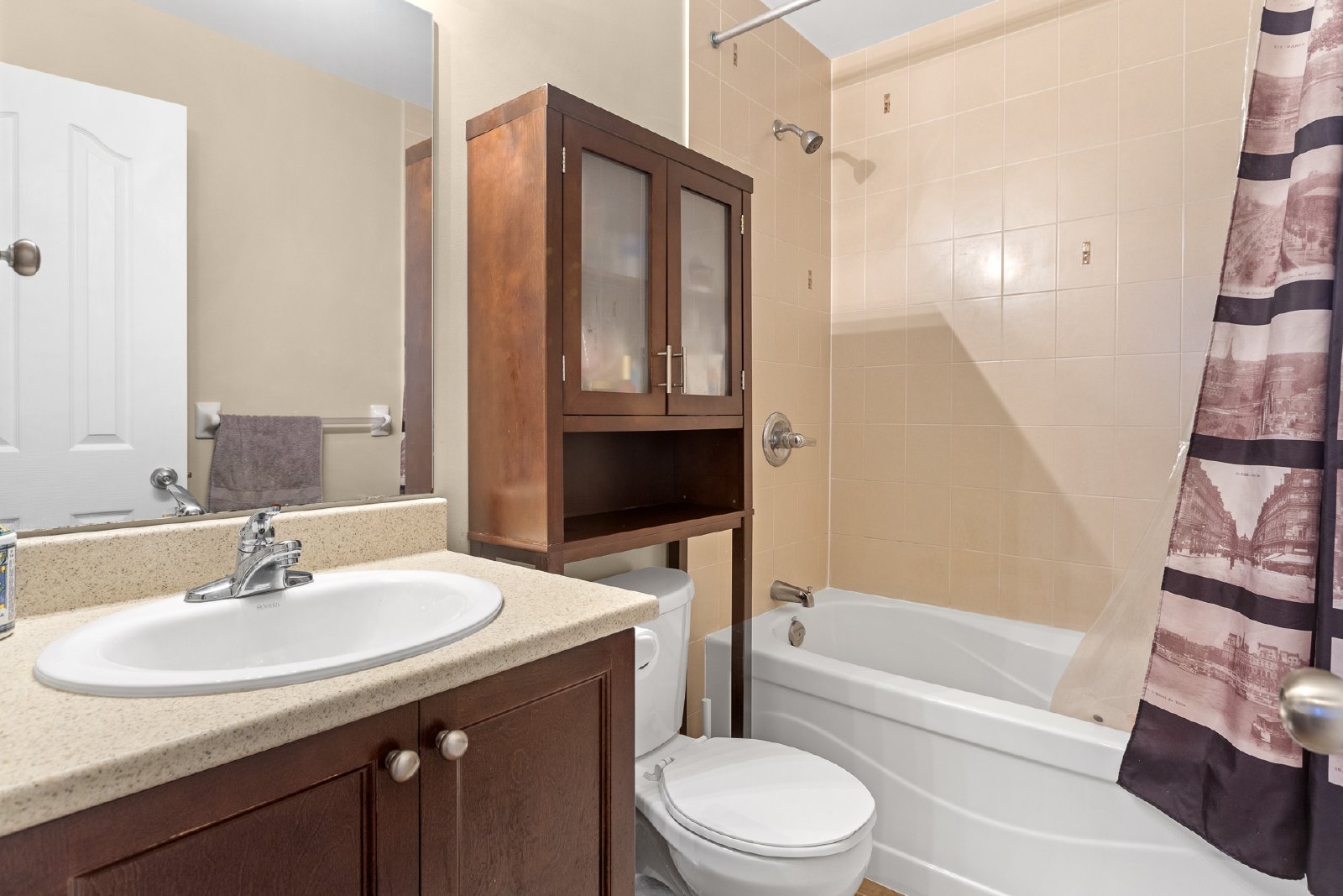 352 Gotham Private - 1 property image
