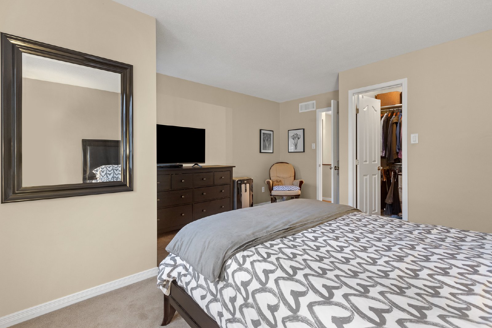 352 Gotham Private - 1 property image