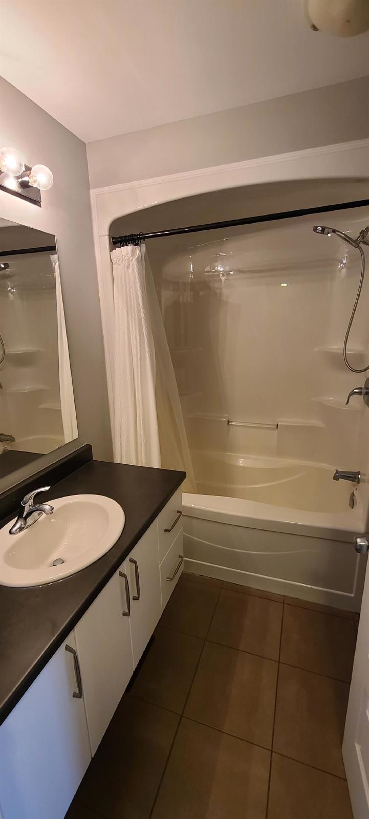 500 Ovana Crescent - 3 property image