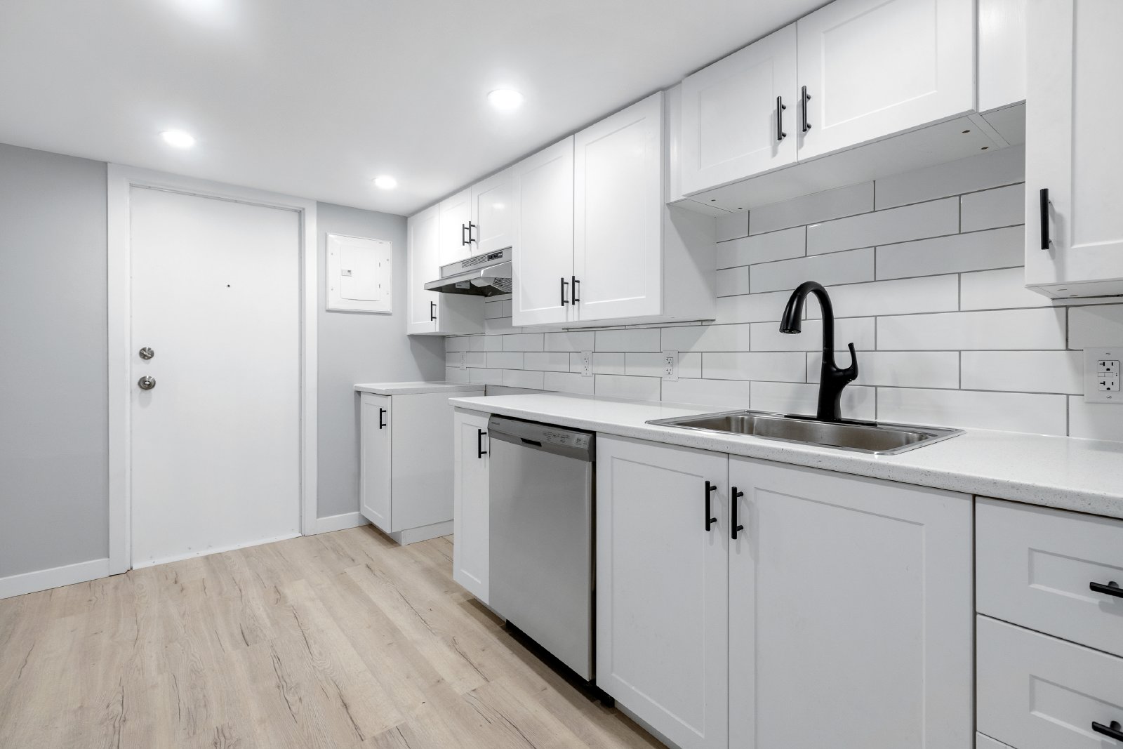 883 Somerset Street West - 7 property image