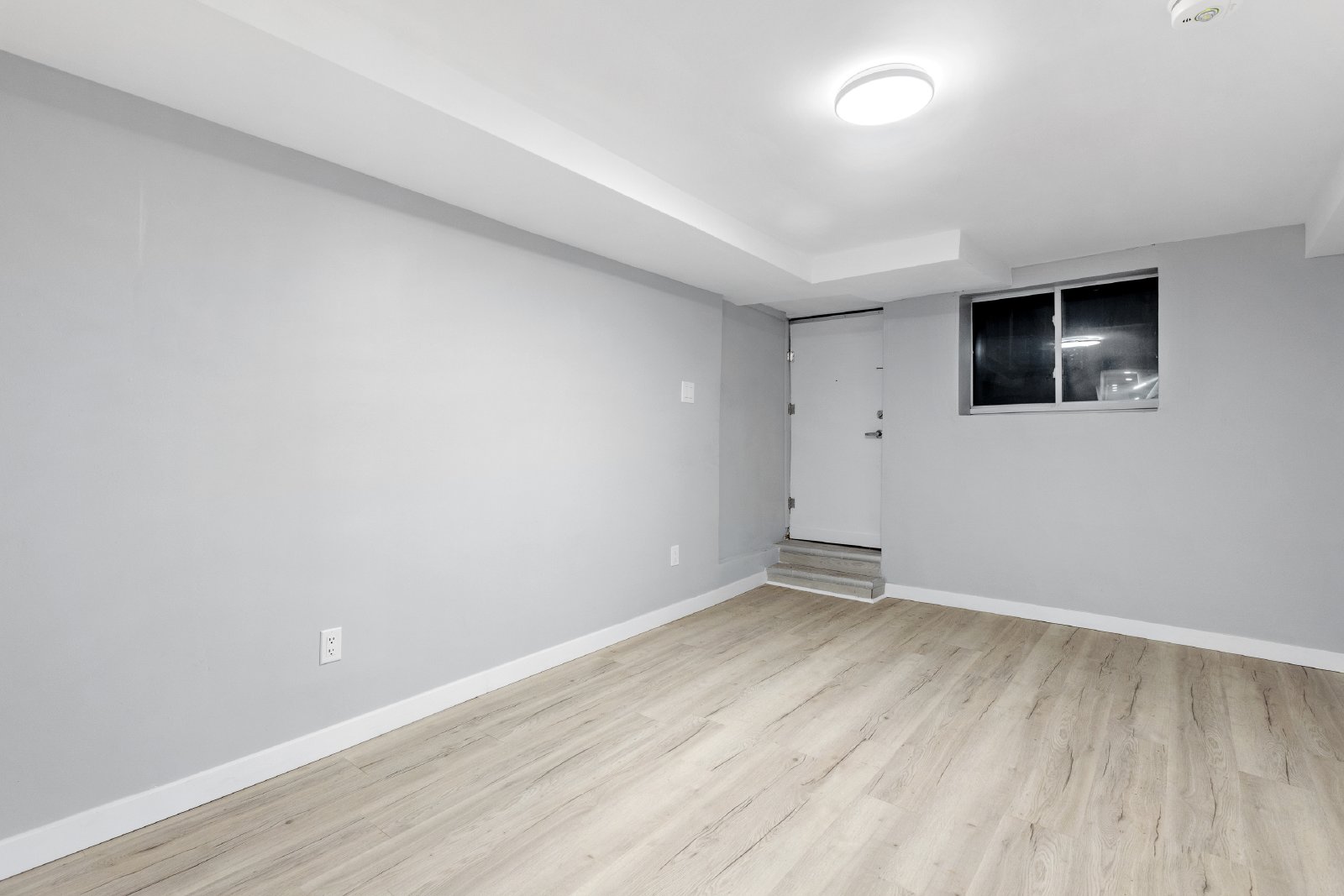 883 Somerset Street West - 7 property image