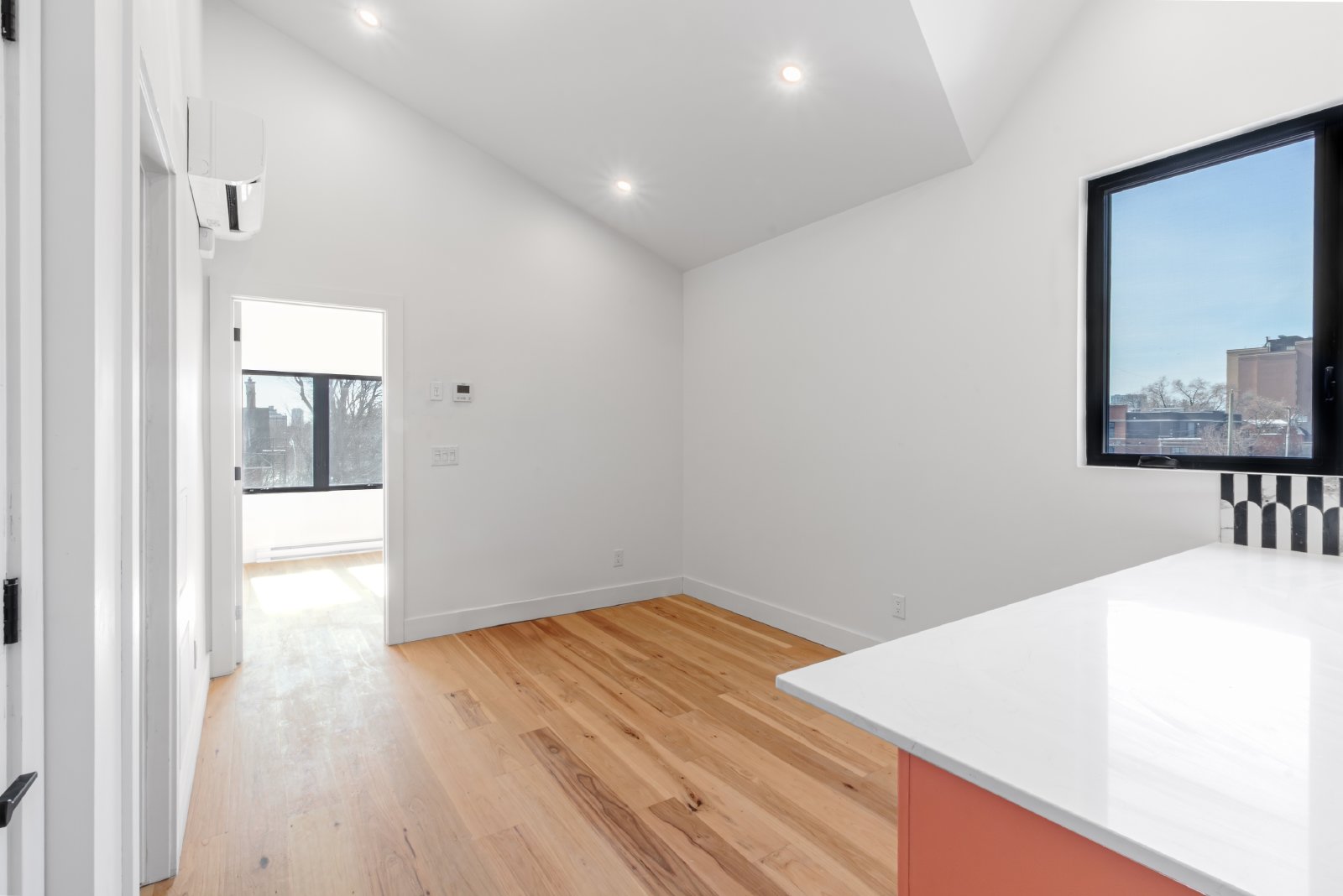 476 Rue Wilbrod Street - 303 property image