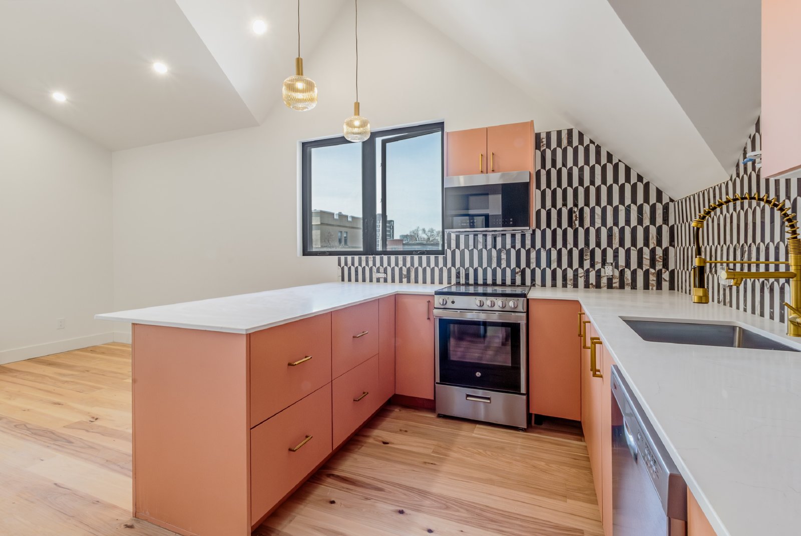 476 Rue Wilbrod Street - 303 property image