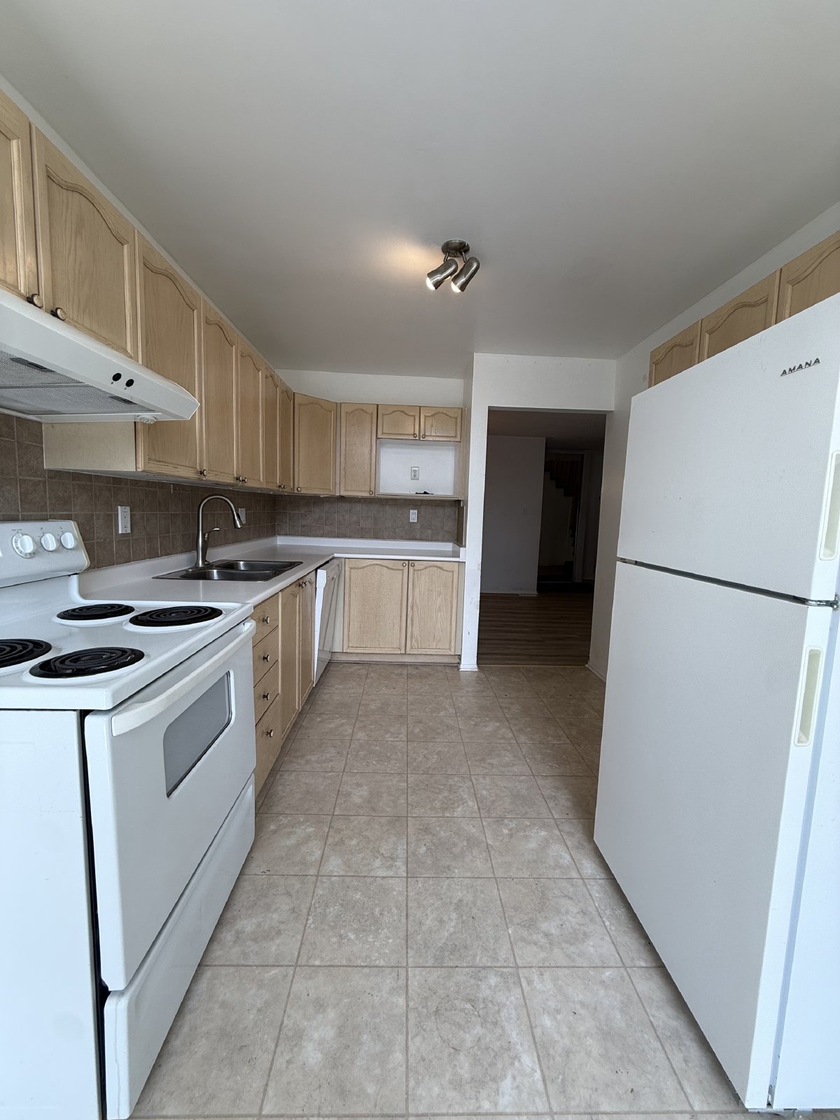 70 Inverary Drive - 1 property image