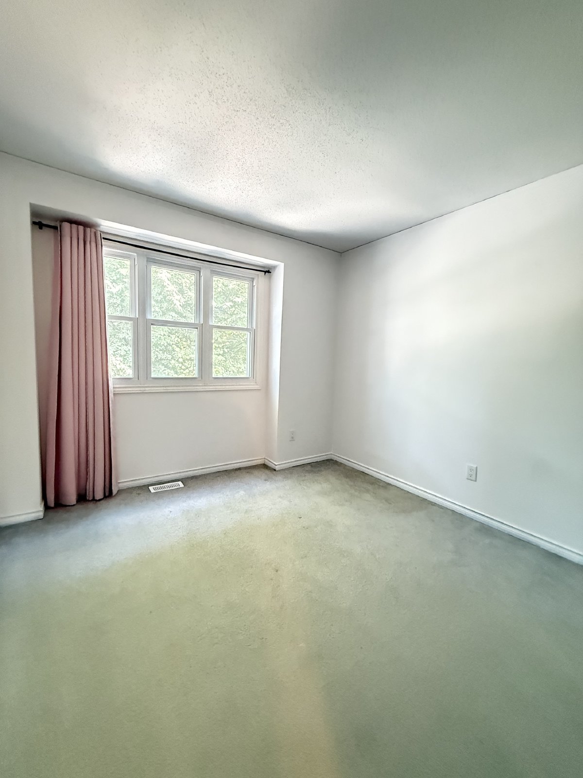 70 Inverary Drive - 1 property image