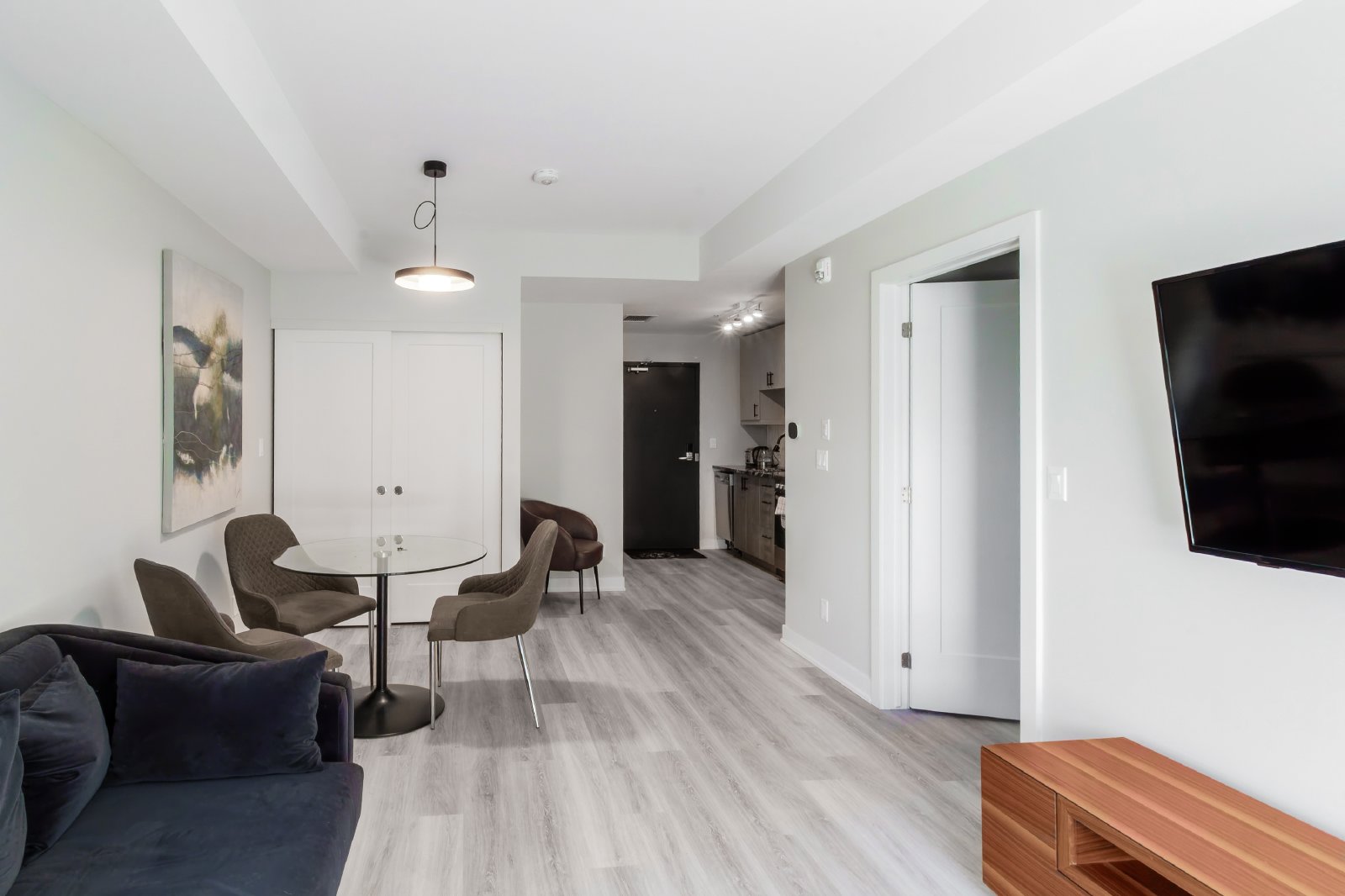 86 Hinton Avenue North - 305 property image
