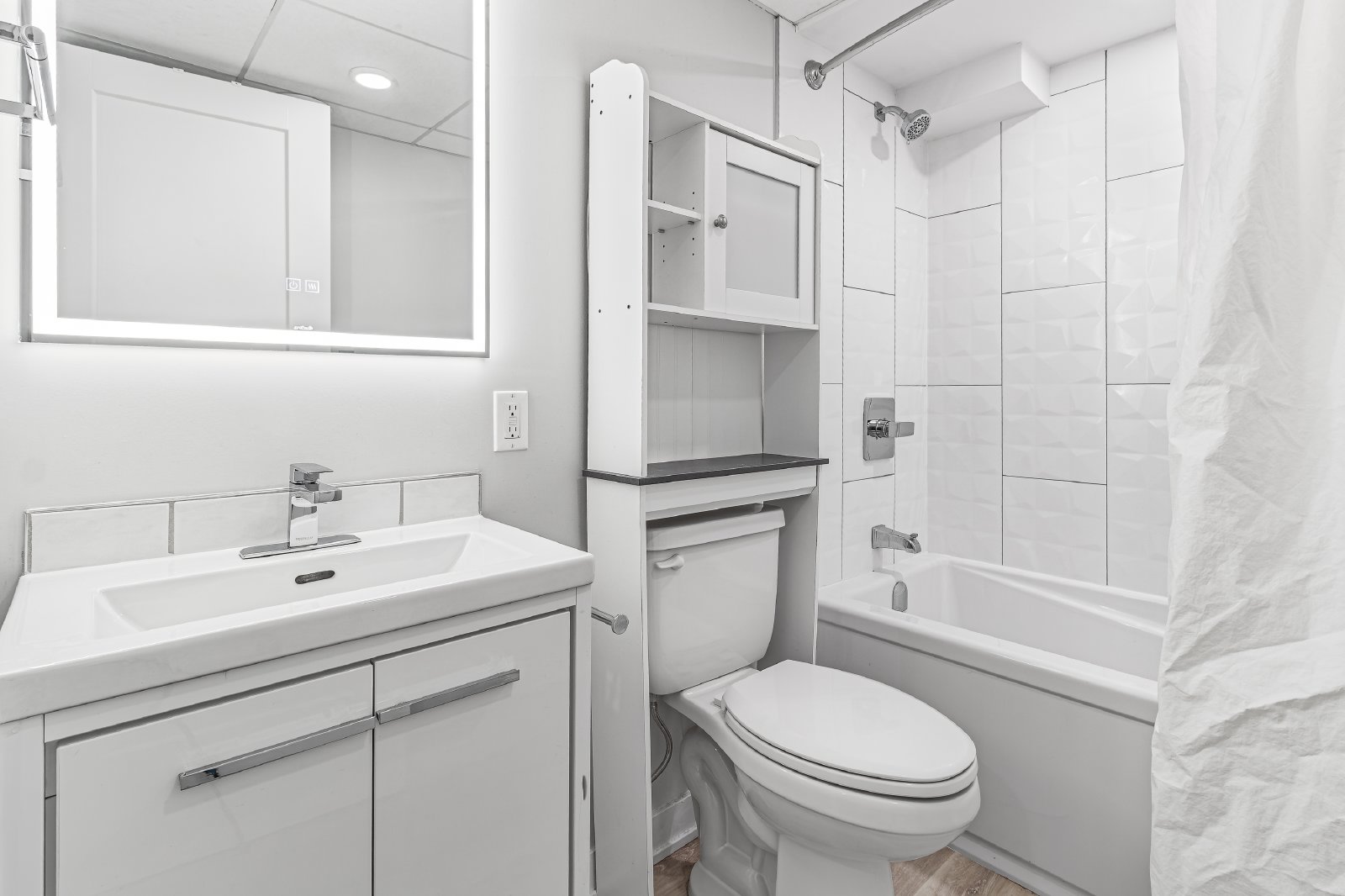 92 Hinton Avenue North - 002 property image