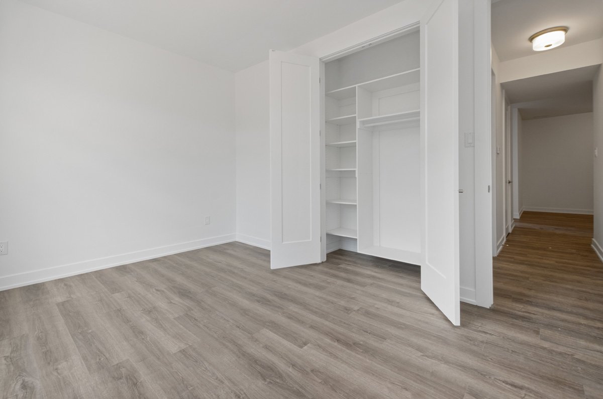 9 Spadina Avenue - 2 property image
