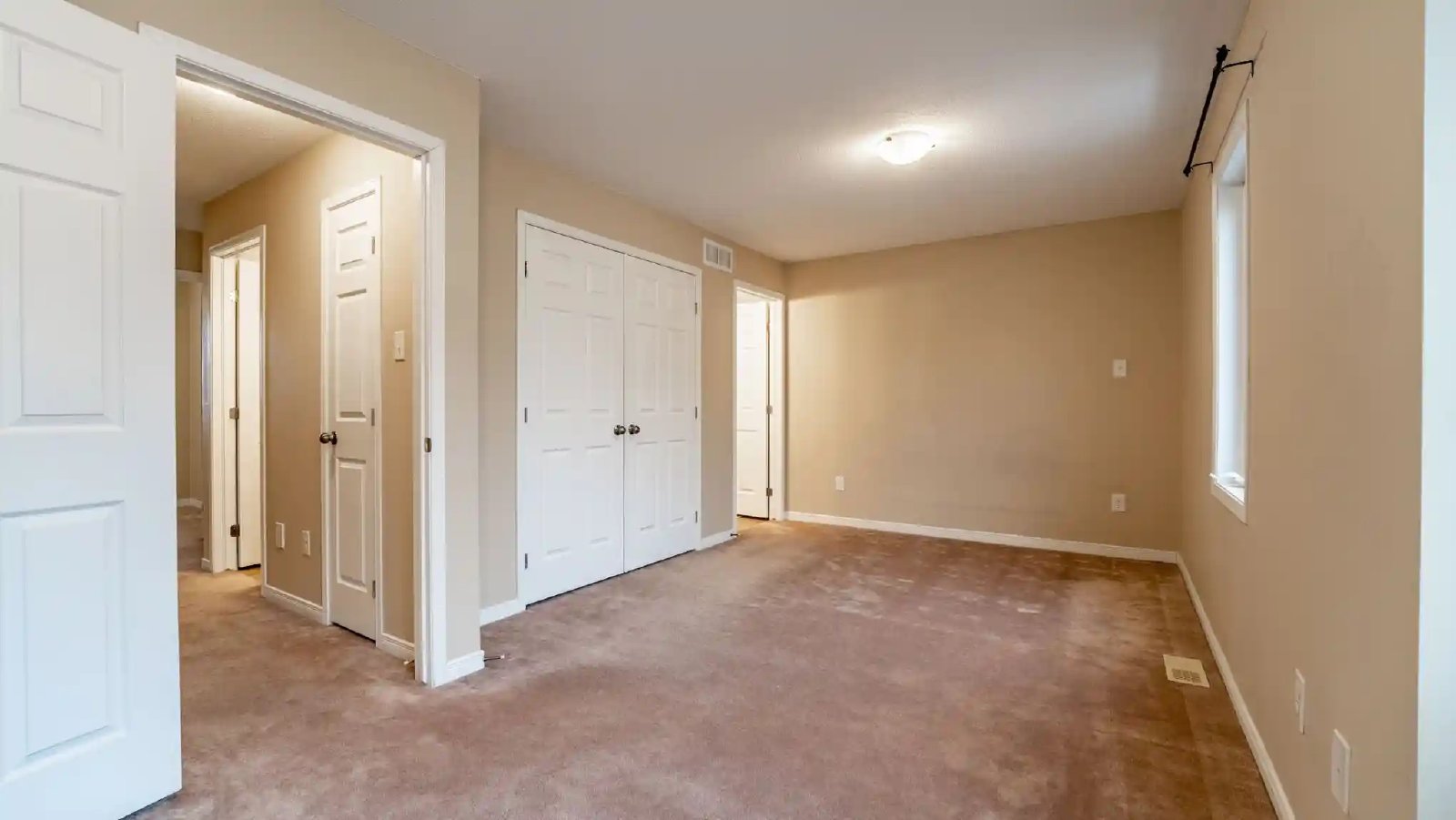 231 Kennevale Drive - 1 property image