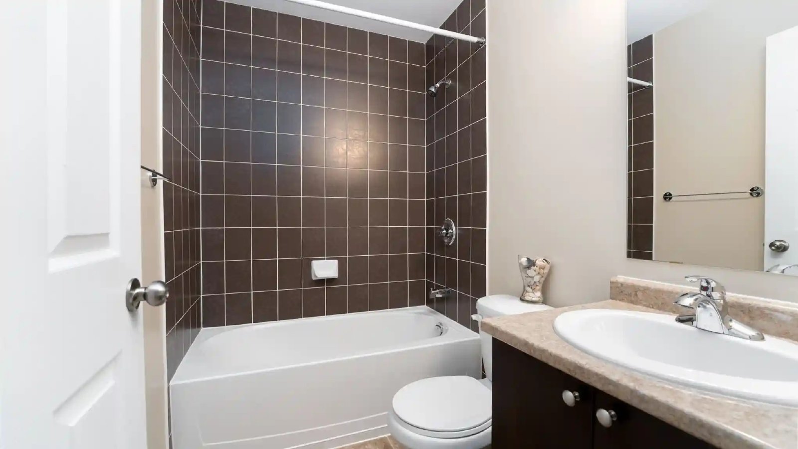 231 Kennevale Drive - 1 property image