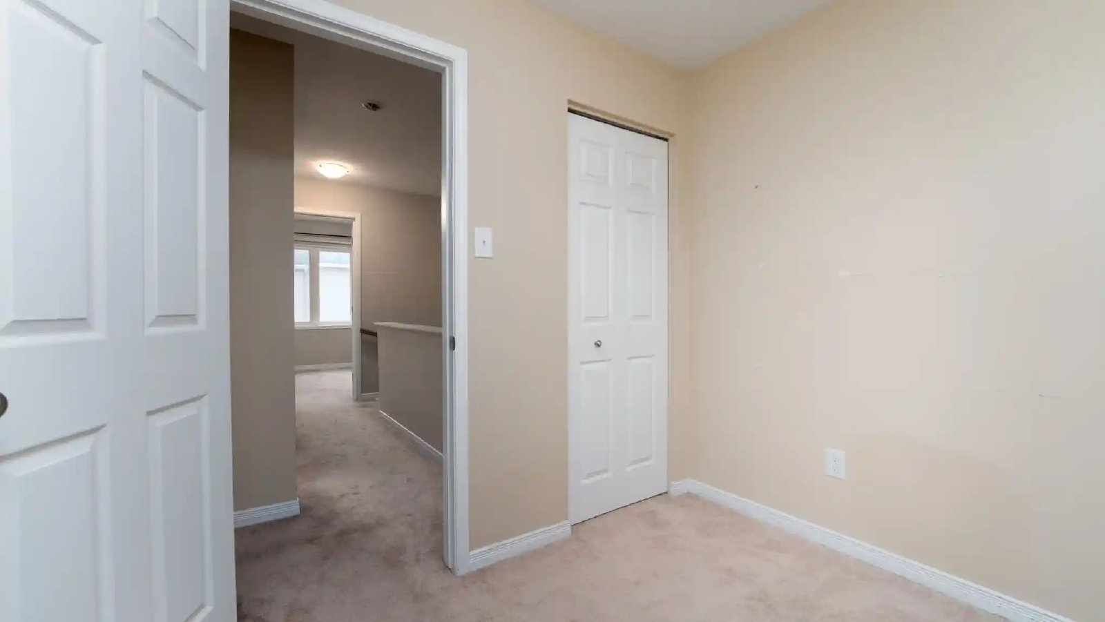 231 Kennevale Drive - 1 property image