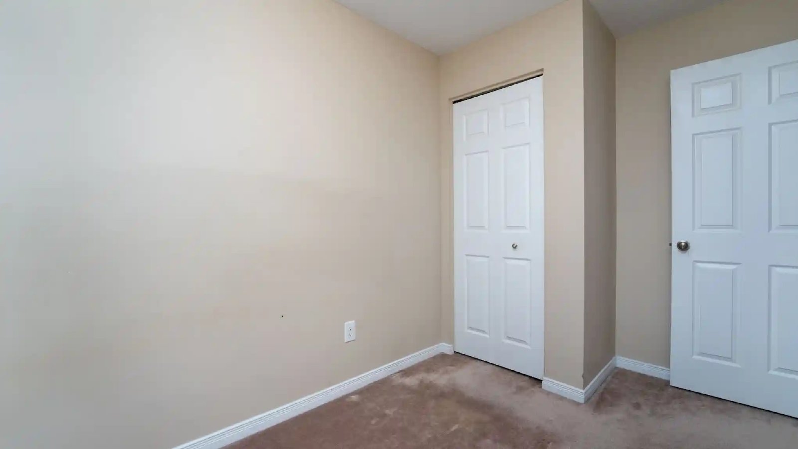 231 Kennevale Drive - 1 property image