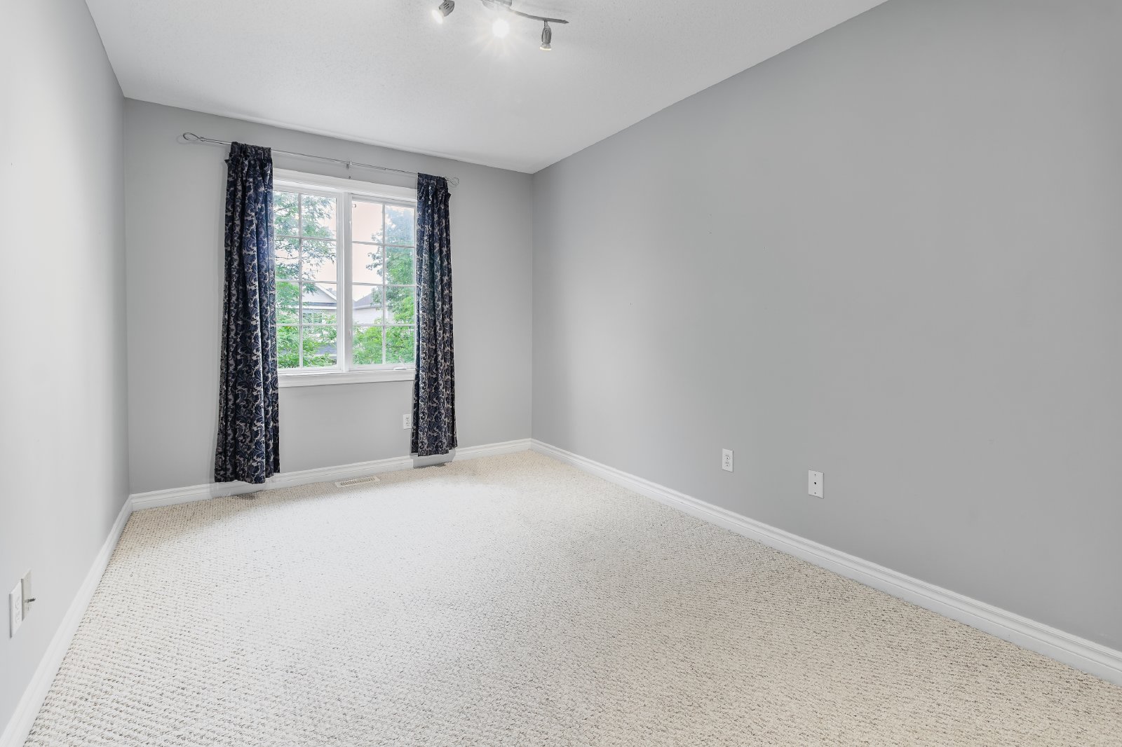 237 Deerfox - Unit 1 property image